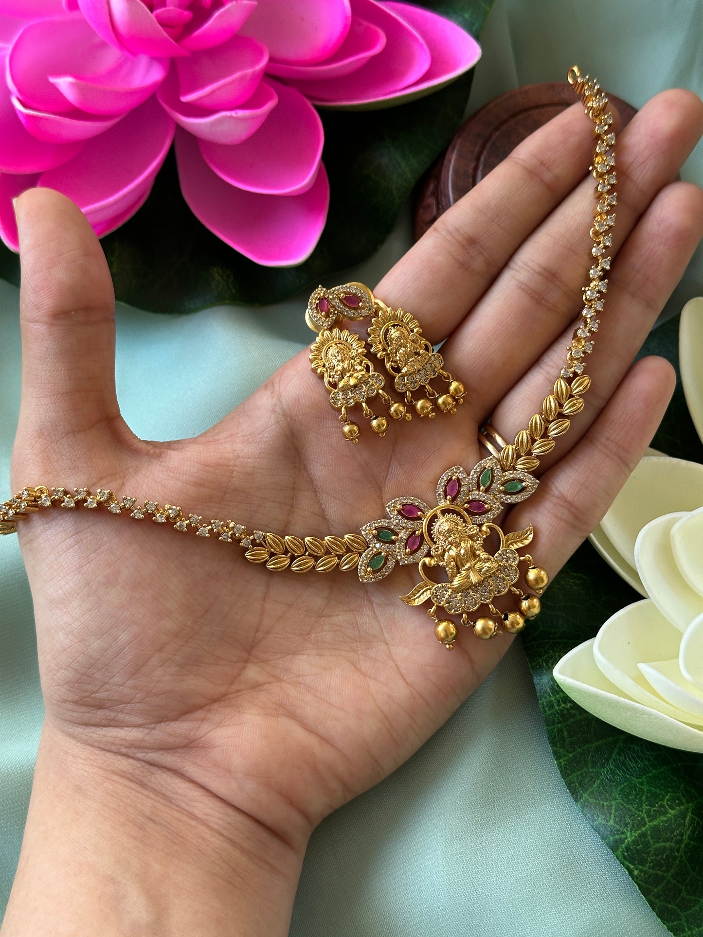 Minerva AD x Gold Choker