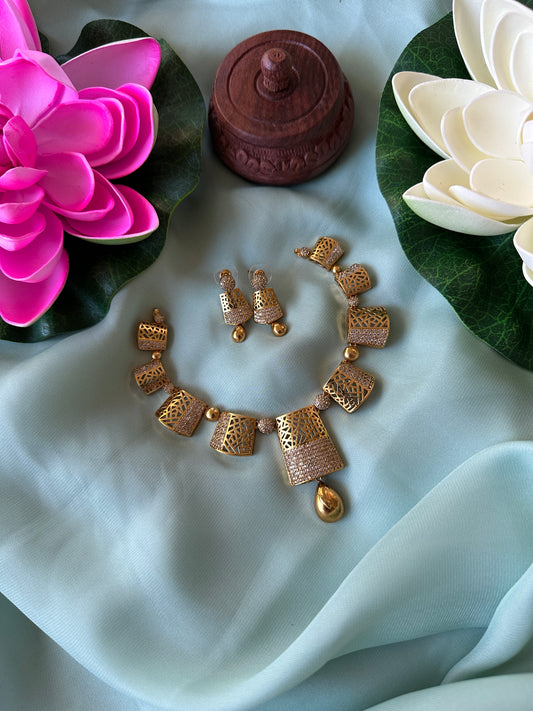 Minsu AD necklace