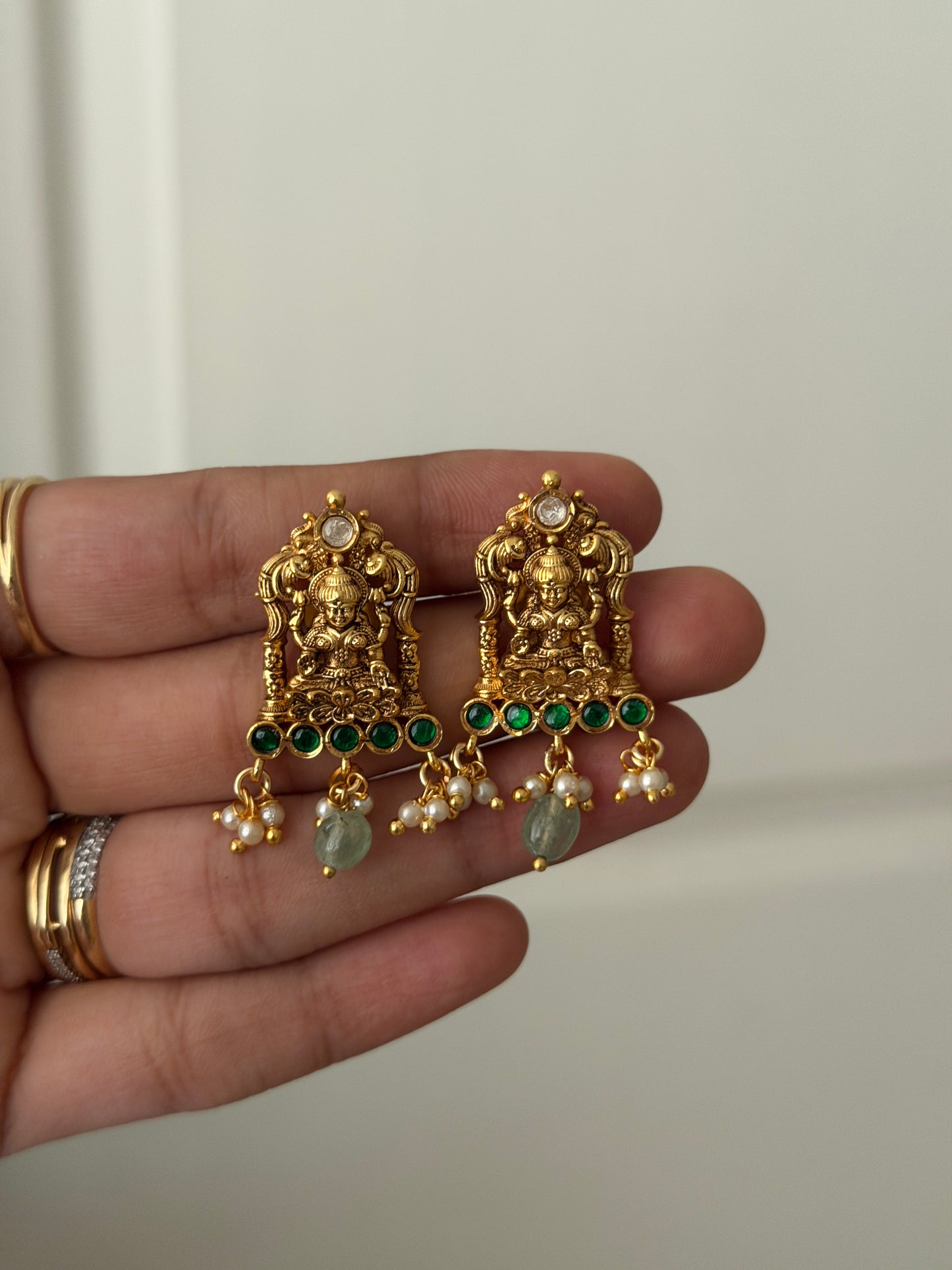 Pavitra Studs