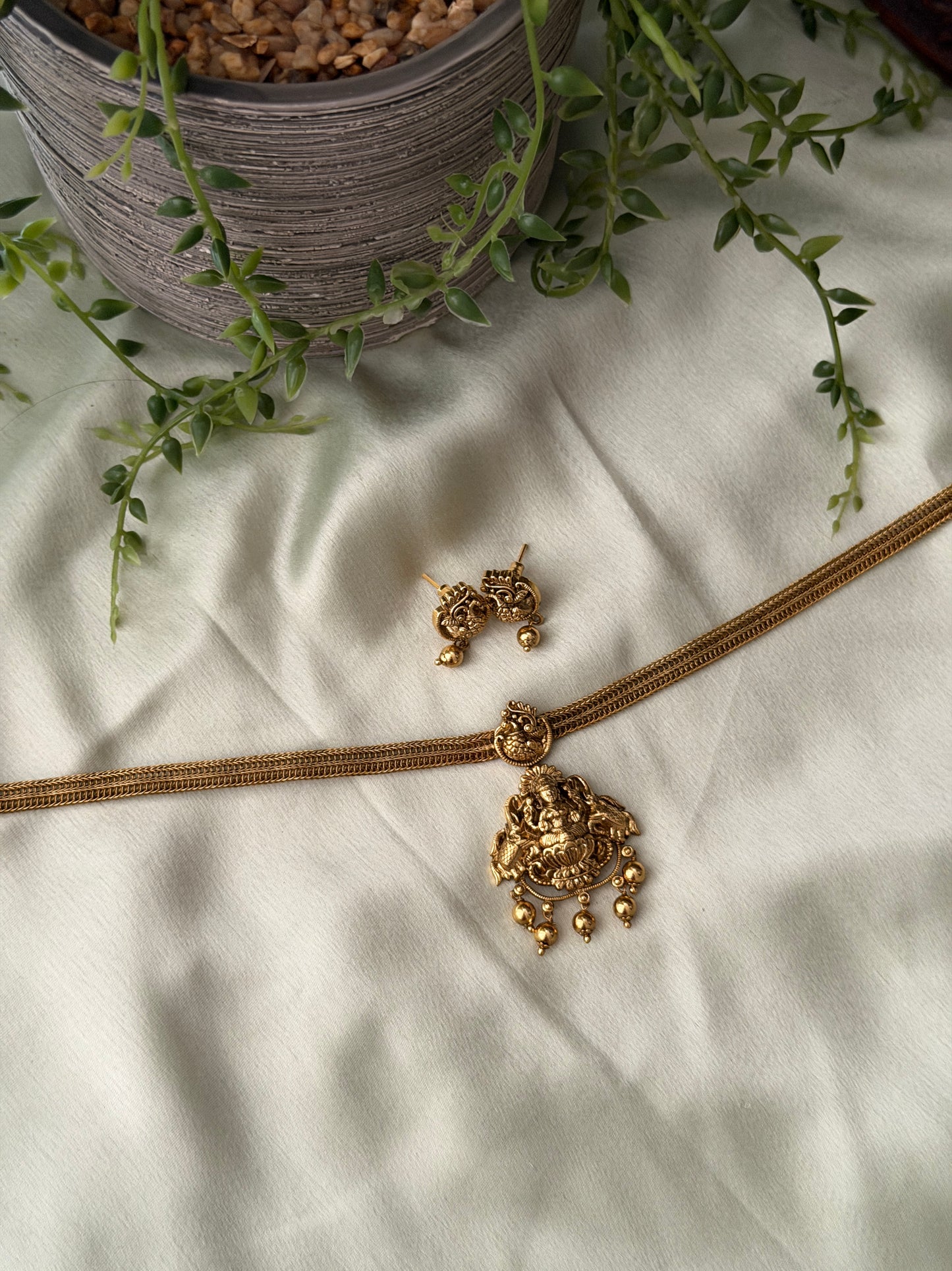 Surathi Antique Choker