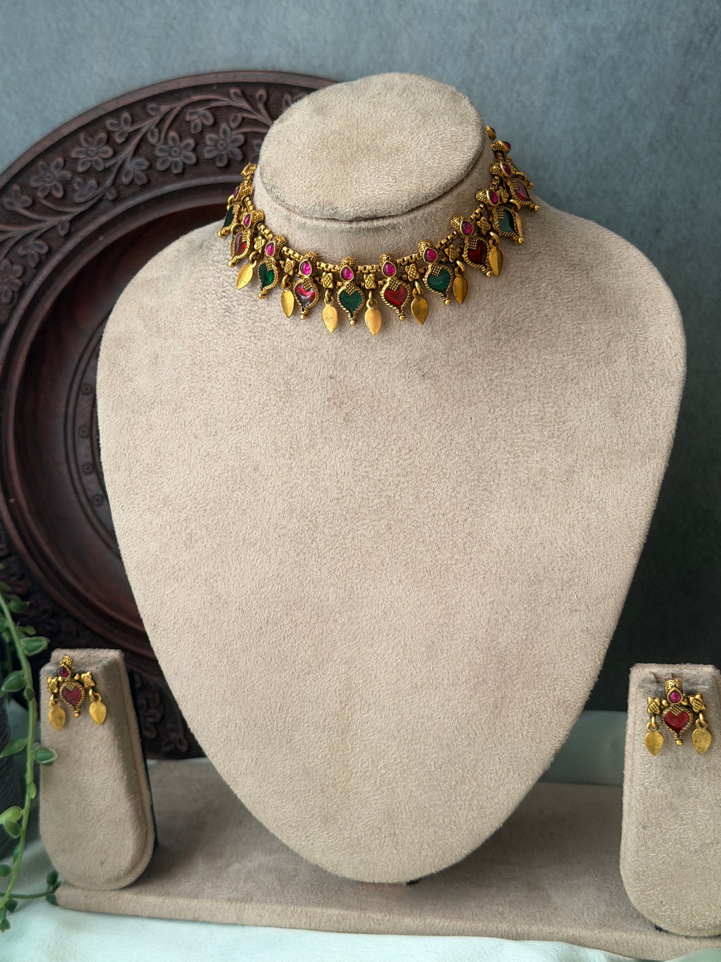 Palakka Elakkathali Choker