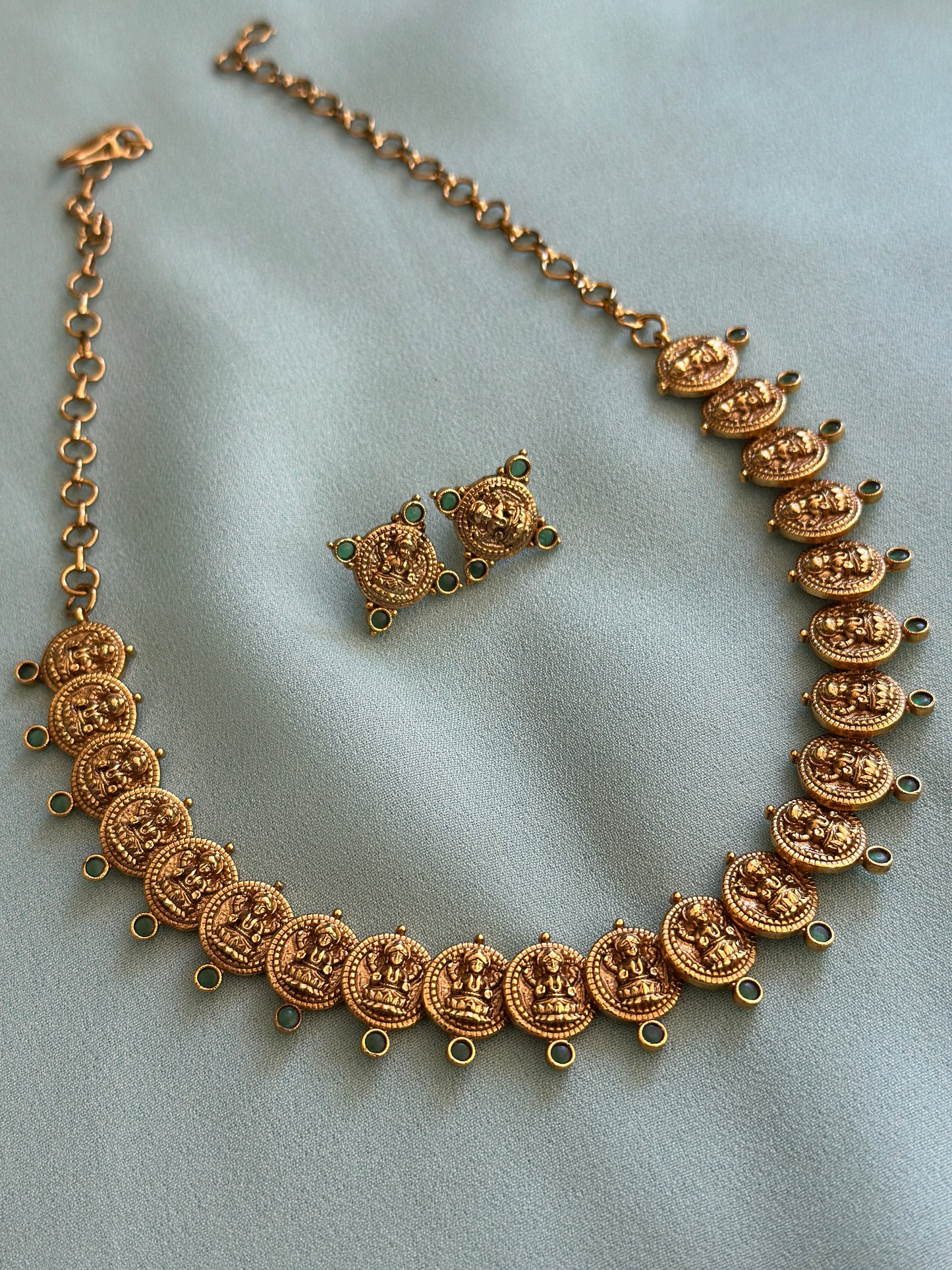 Gold Replica Kaashu Choker