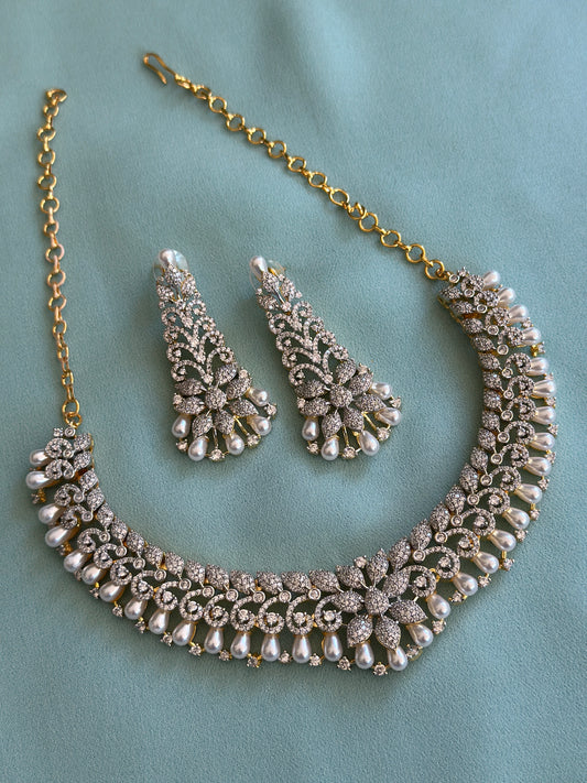 Pearly Diamond Necklace