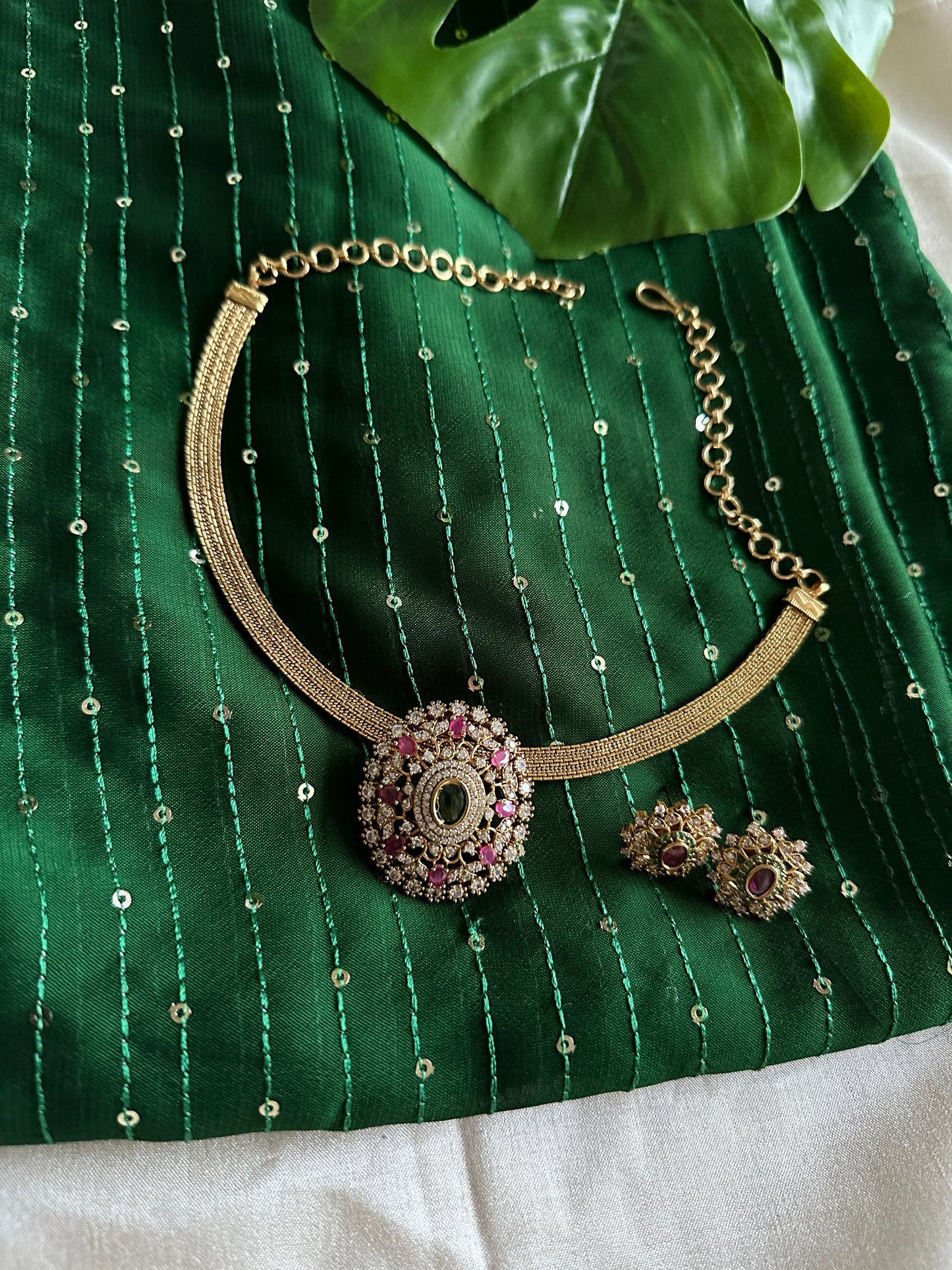 Removable Pendant Choker V1.0