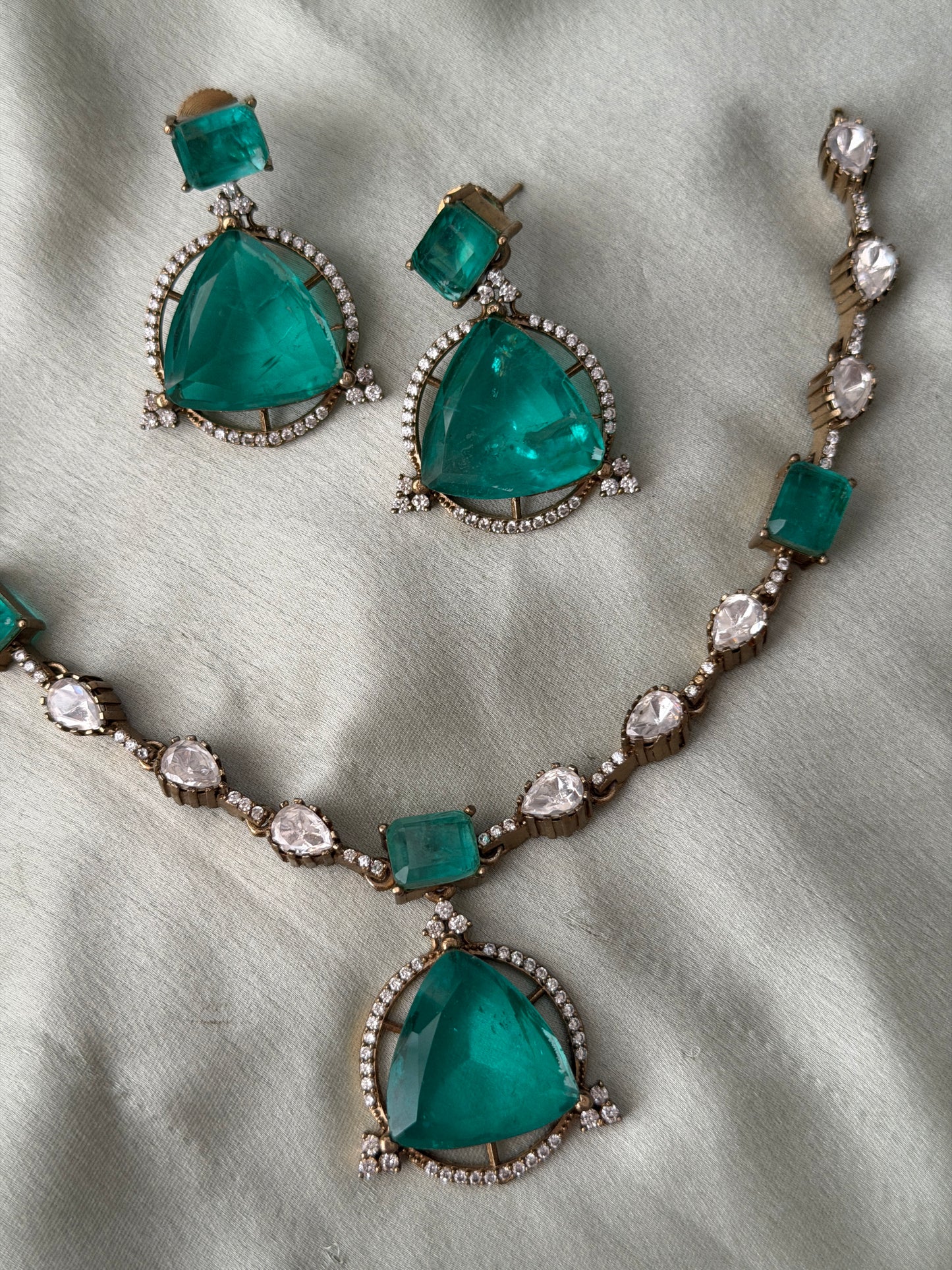 Liz Doublet Stone Necklace