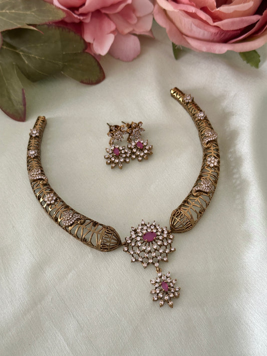AD Star Antique Hasli Choker
