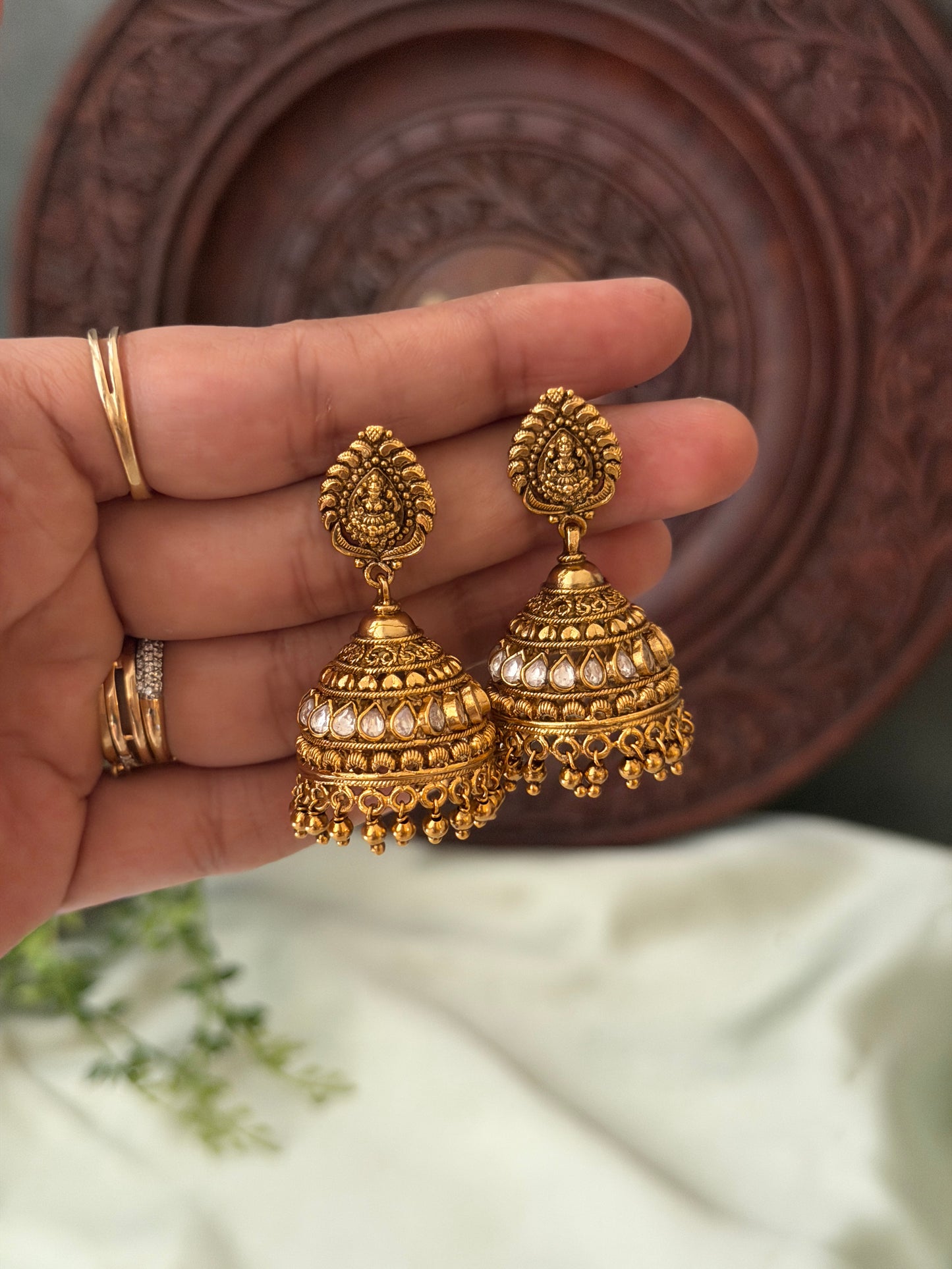 Vinika Jhumkas