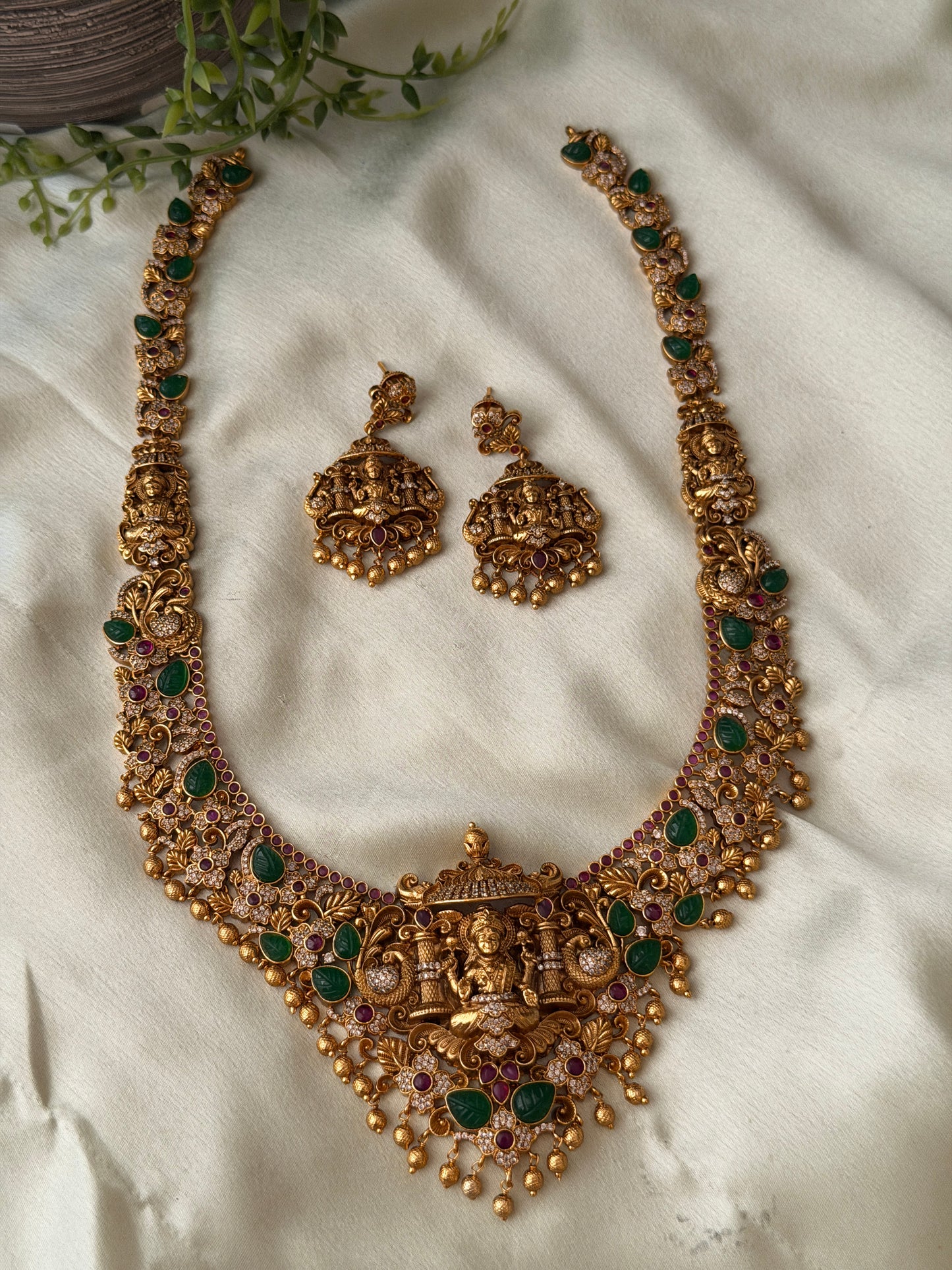 Pallavi Haaram Set