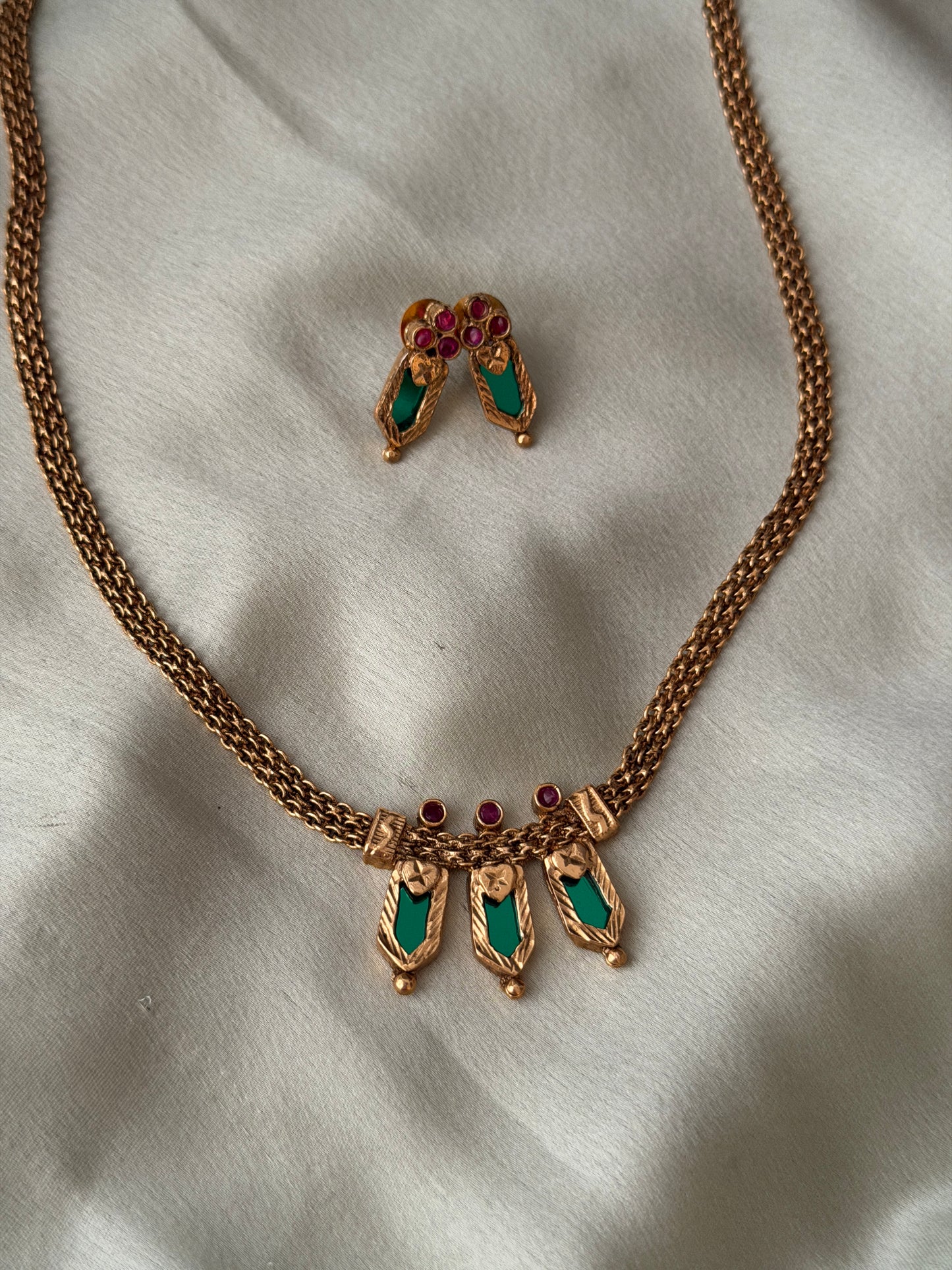 Tri Locket Palakka Budgeted Chain set