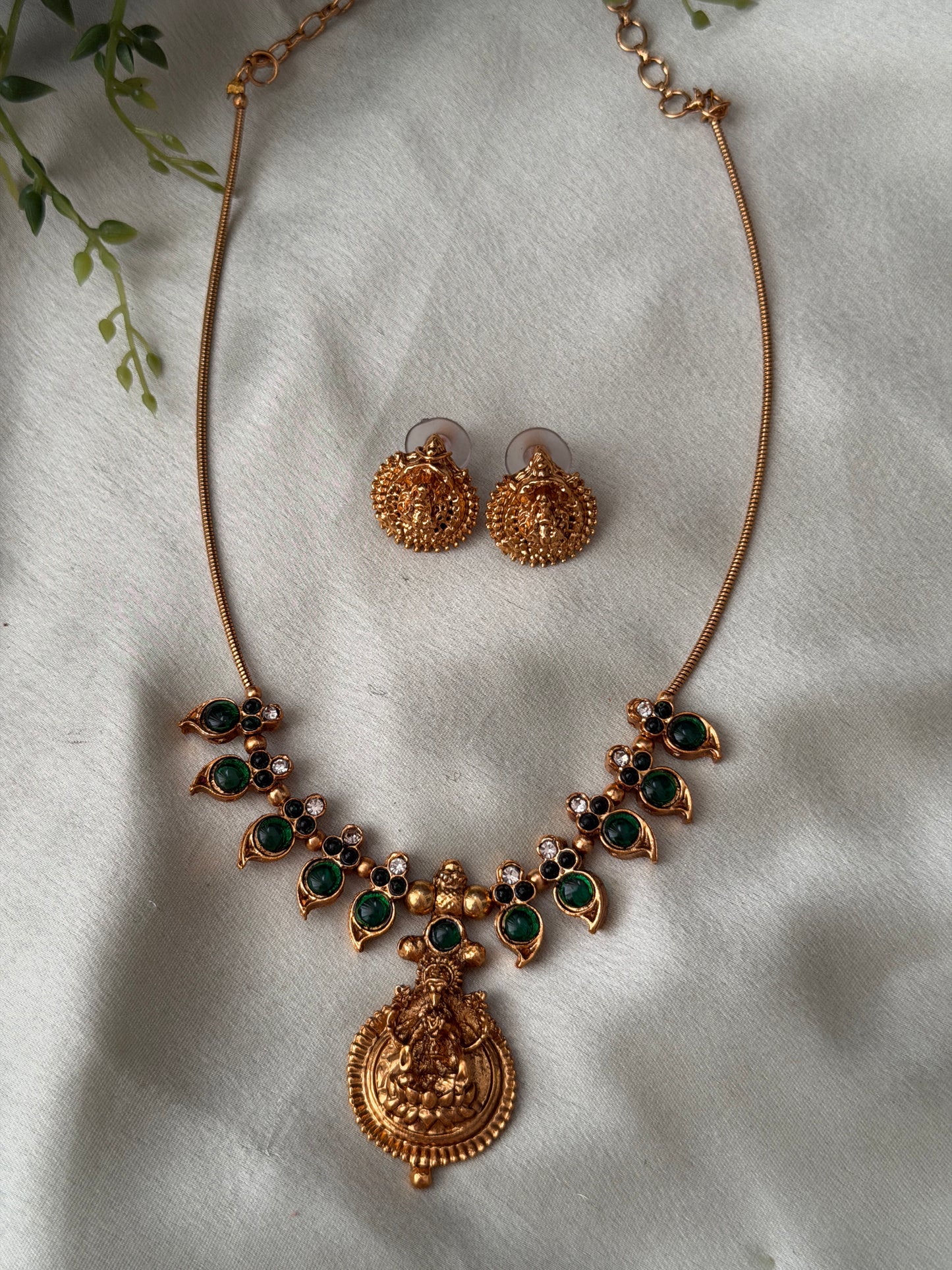 Budgeted Devi Mango Necklace