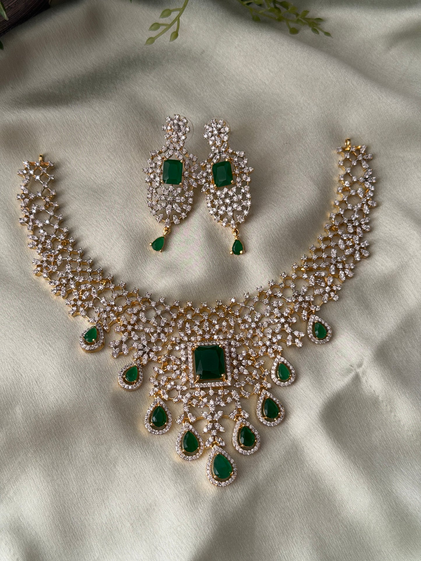Lisatta Diamond Necklace