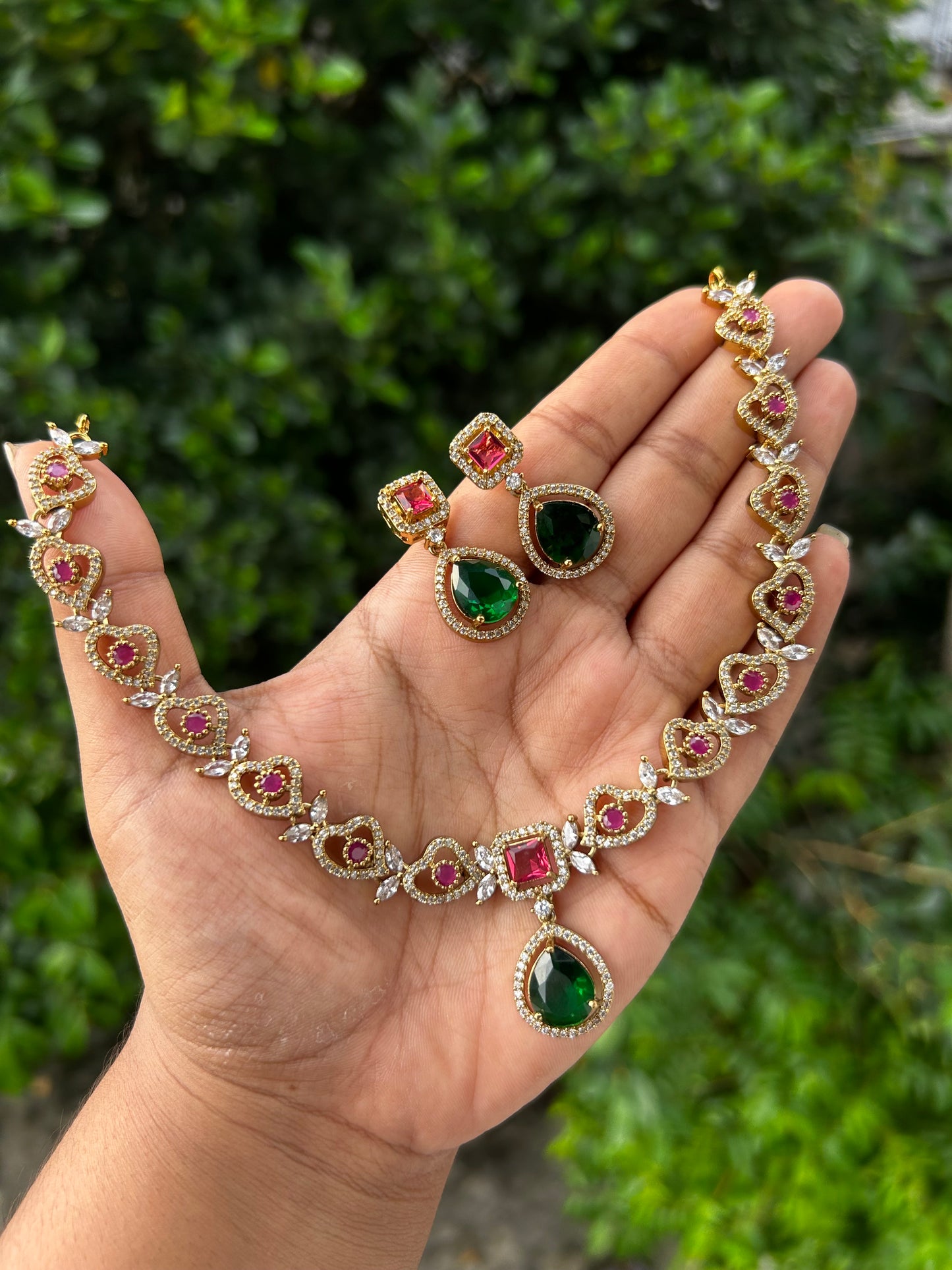 Lovely Emerald Stone Necklace