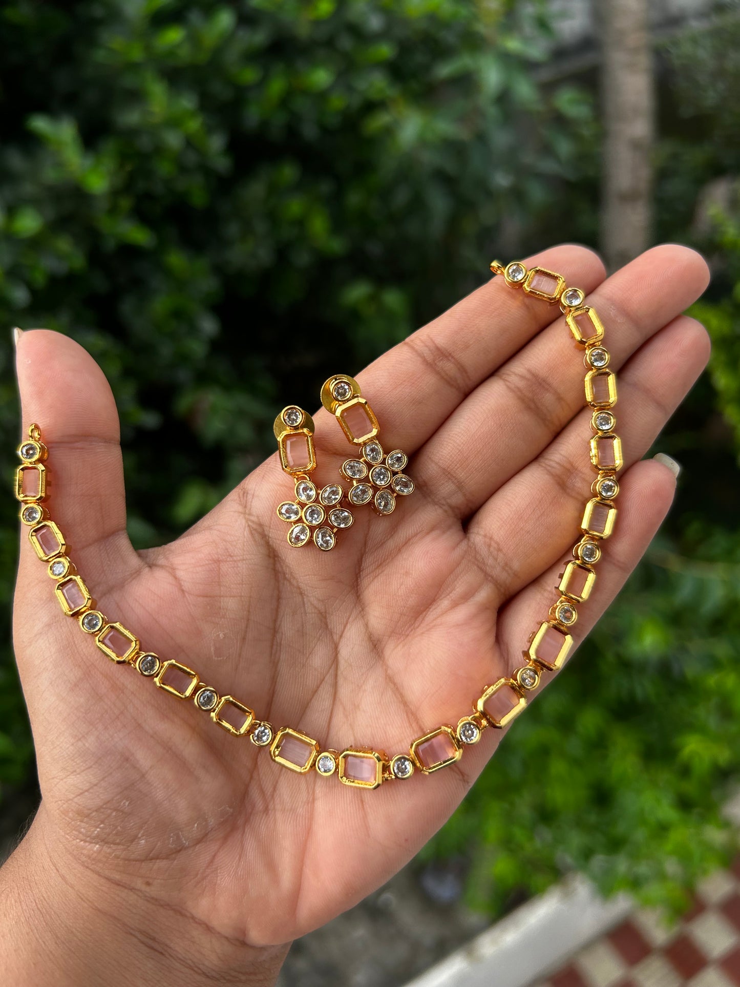 Square Kempu Choker
