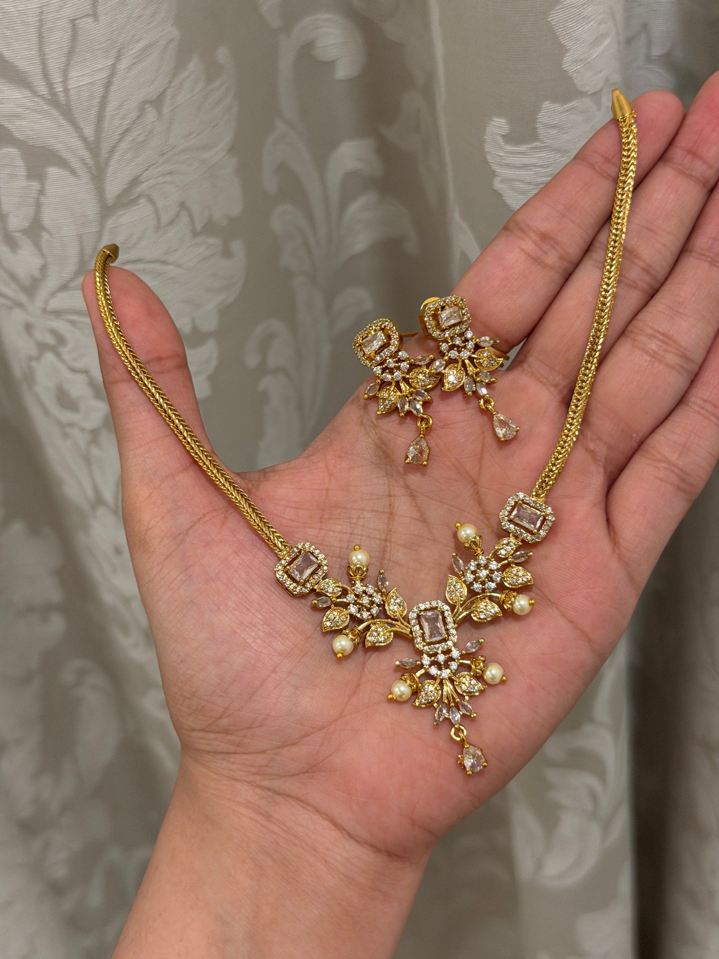 Freya AD Choker