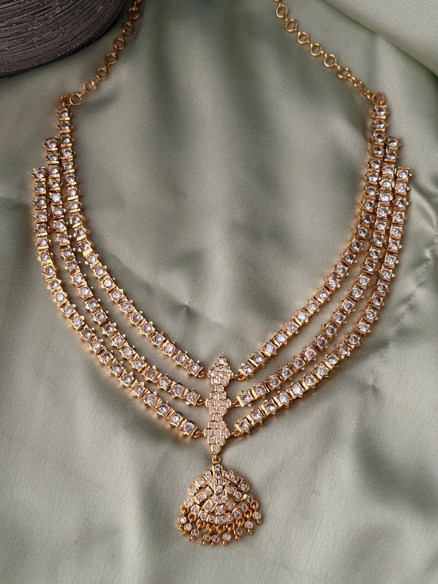 3 Line Menagha Vintage Attigai