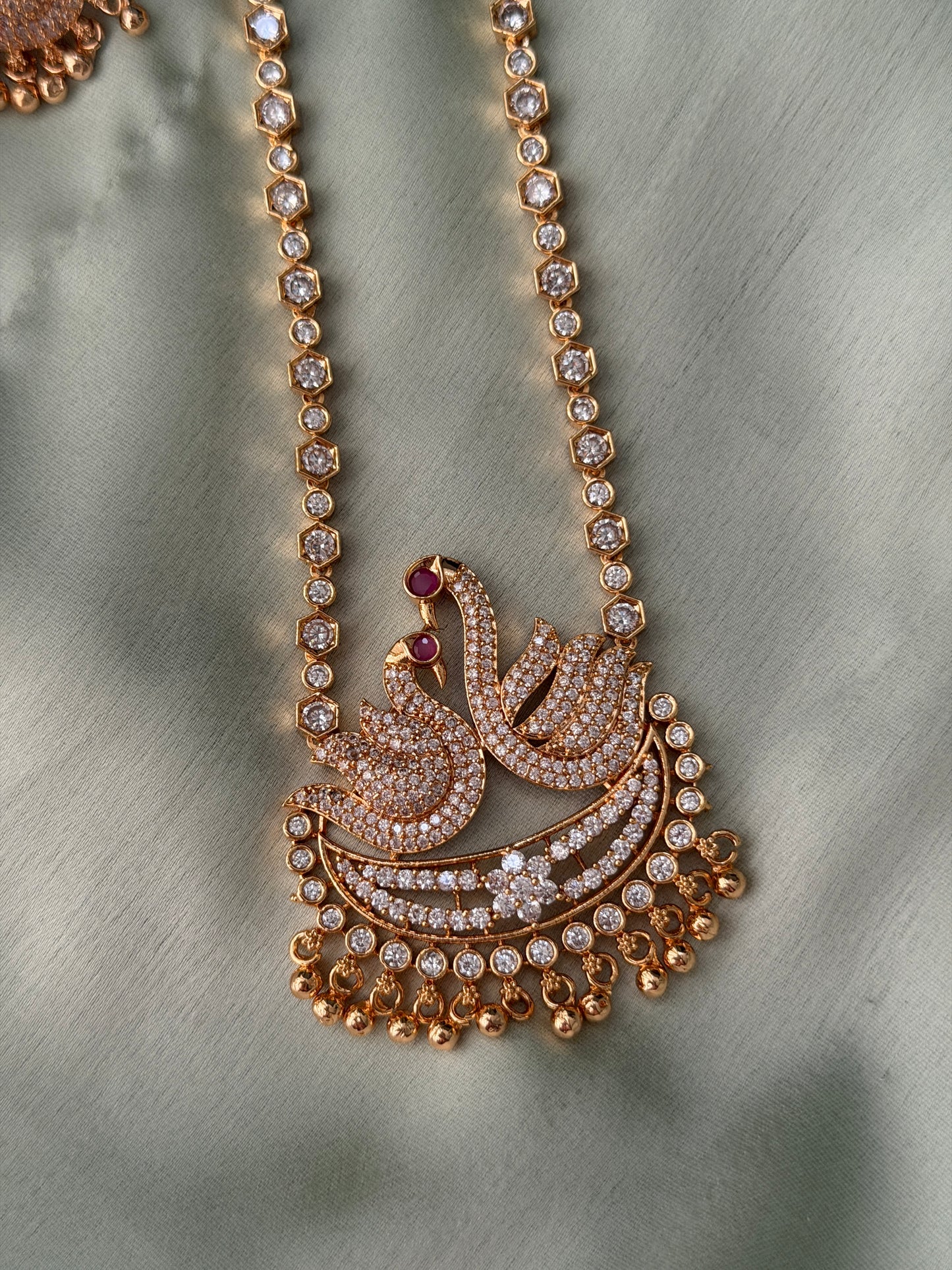 Dual Swam Diamond Haaram