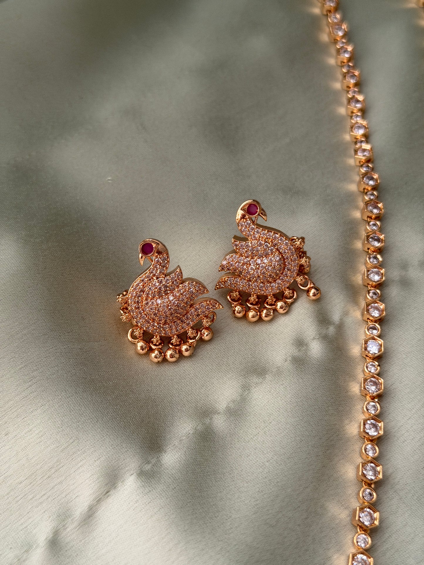Dual Swam Diamond Haaram
