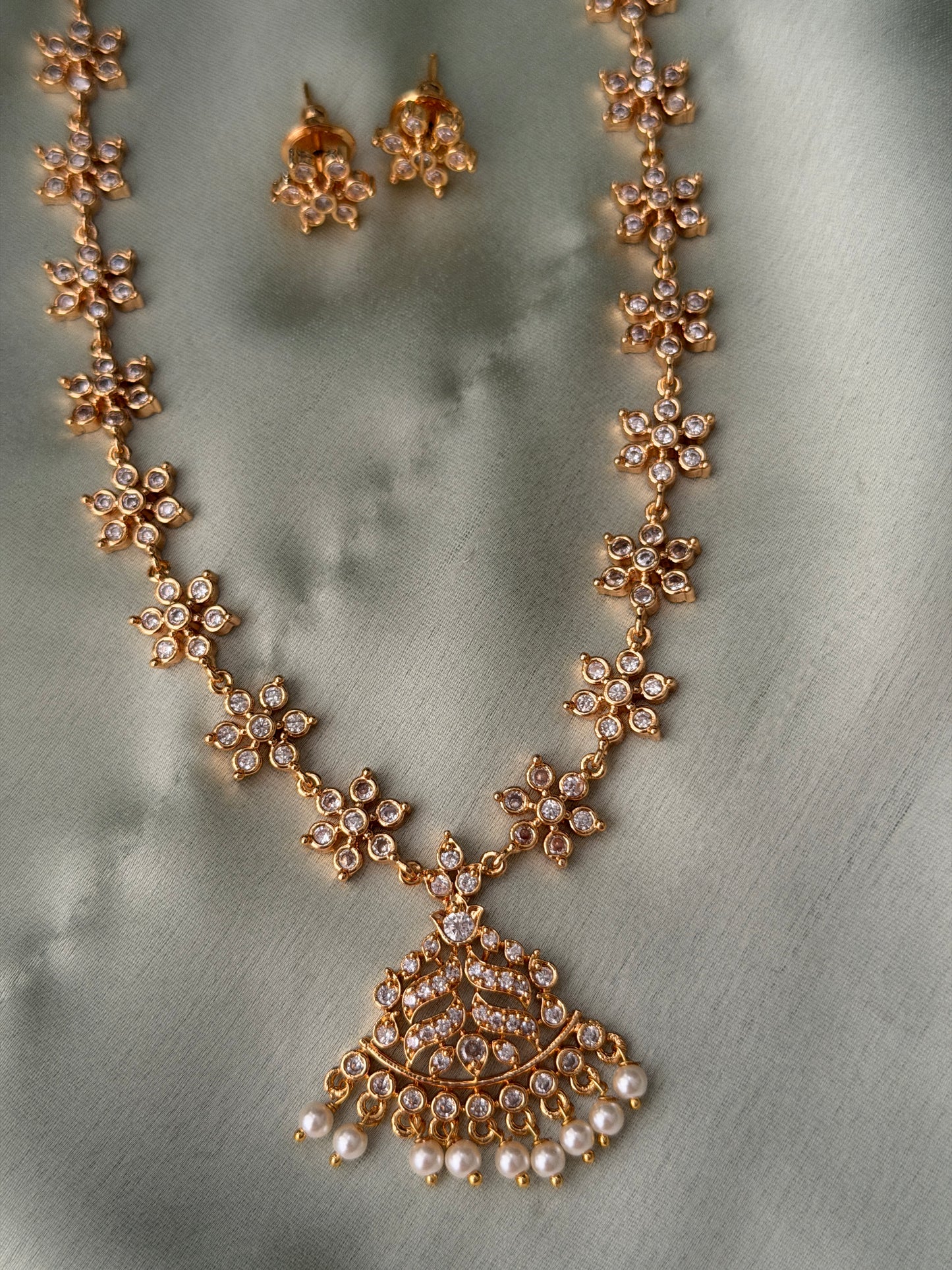 Star Shine Vintage Necklace