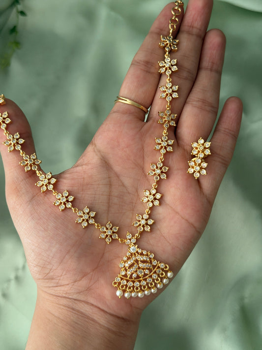 Star Shine Vintage Necklace