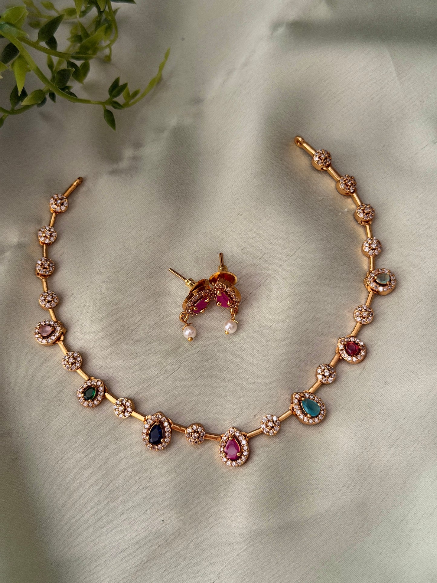 Tear Drop One Line Choker