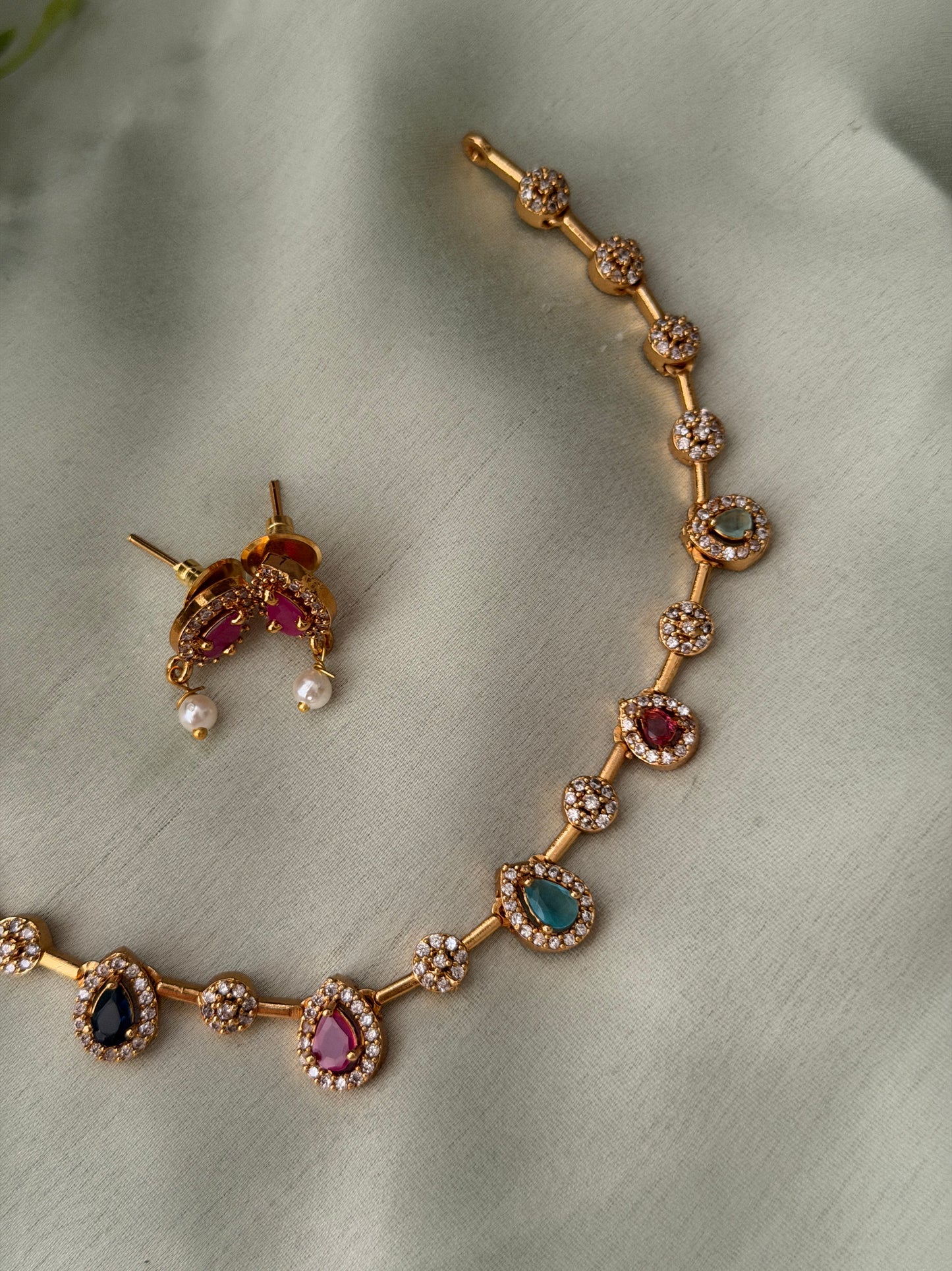 Tear Drop One Line Choker