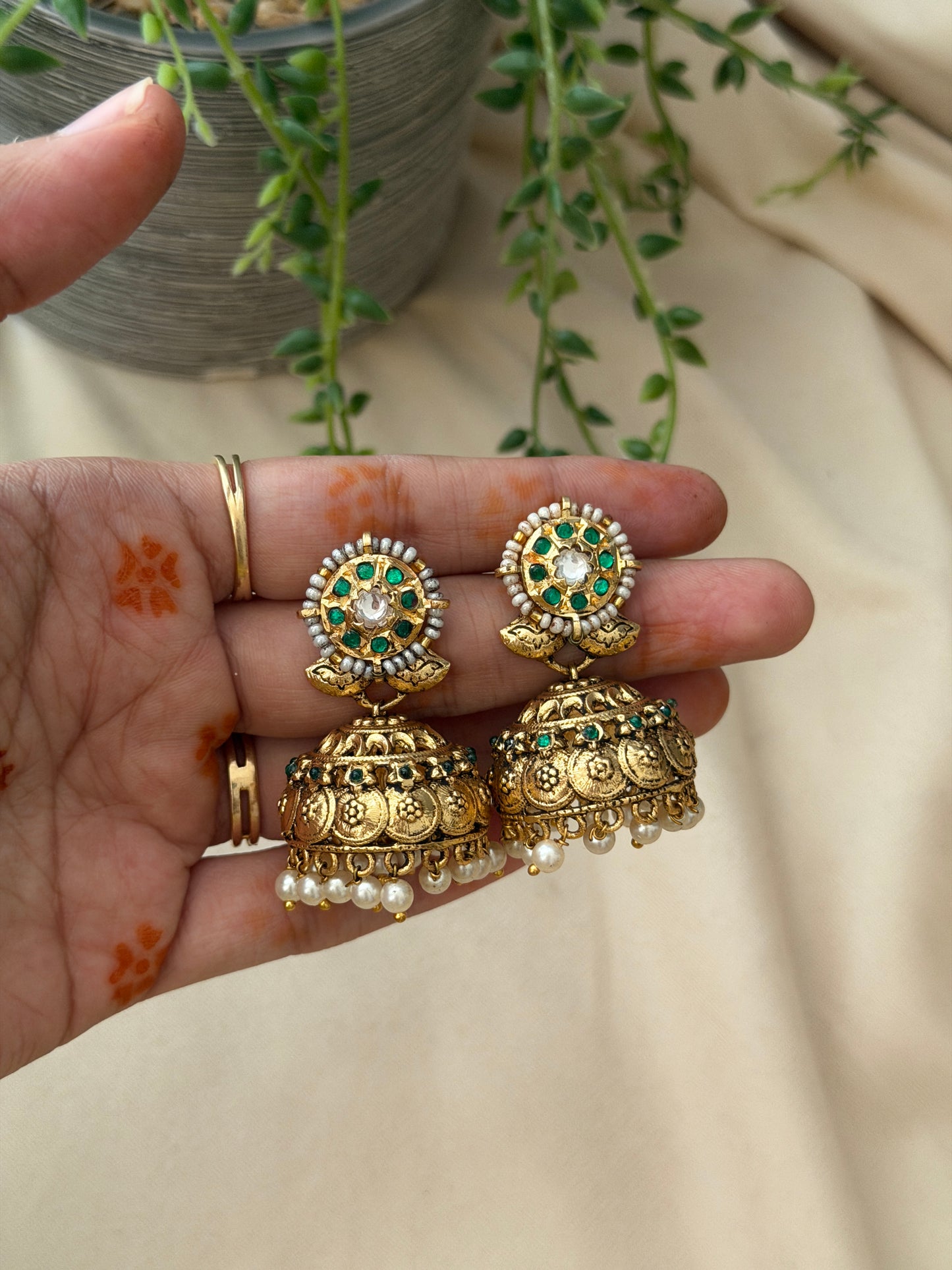 Jadau Chakra Kaashu jhumka