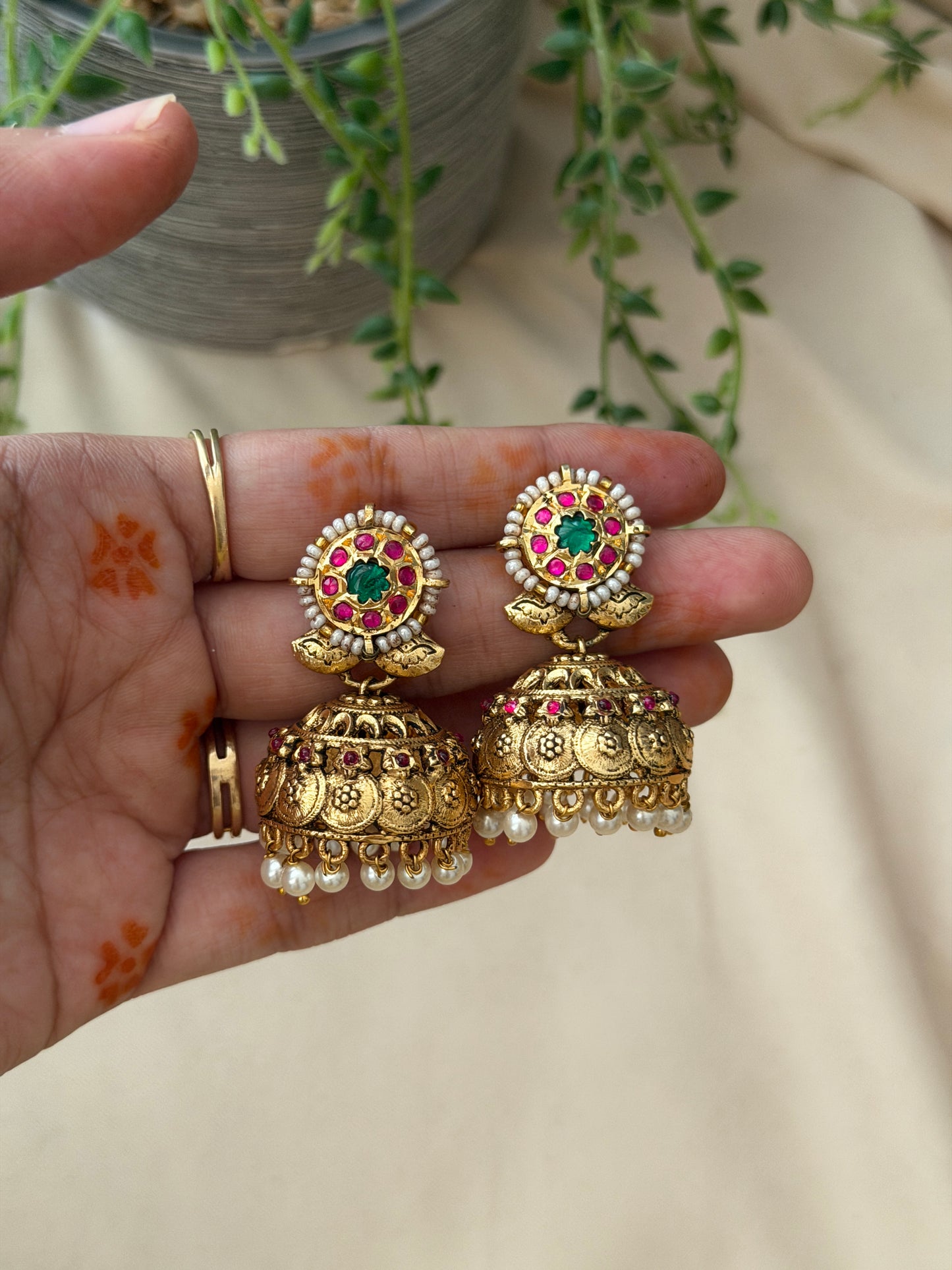 Jadau Chakra Kaashu jhumka