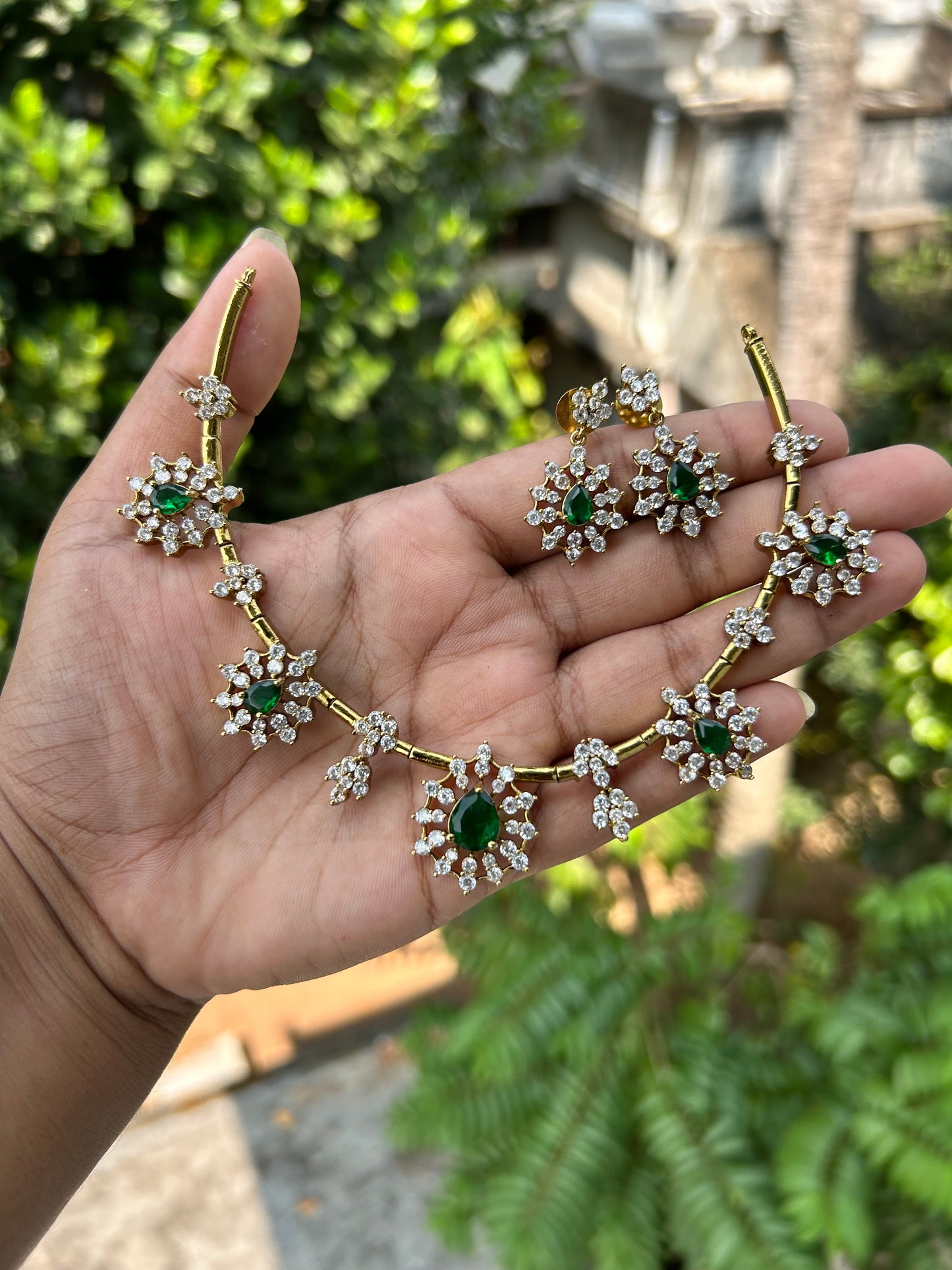 Drop Diamond x Emerald Hasli Choker