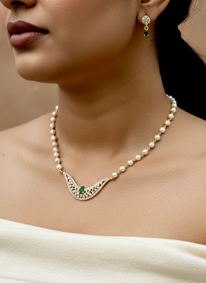 Boat Pendant Pearl Chain set