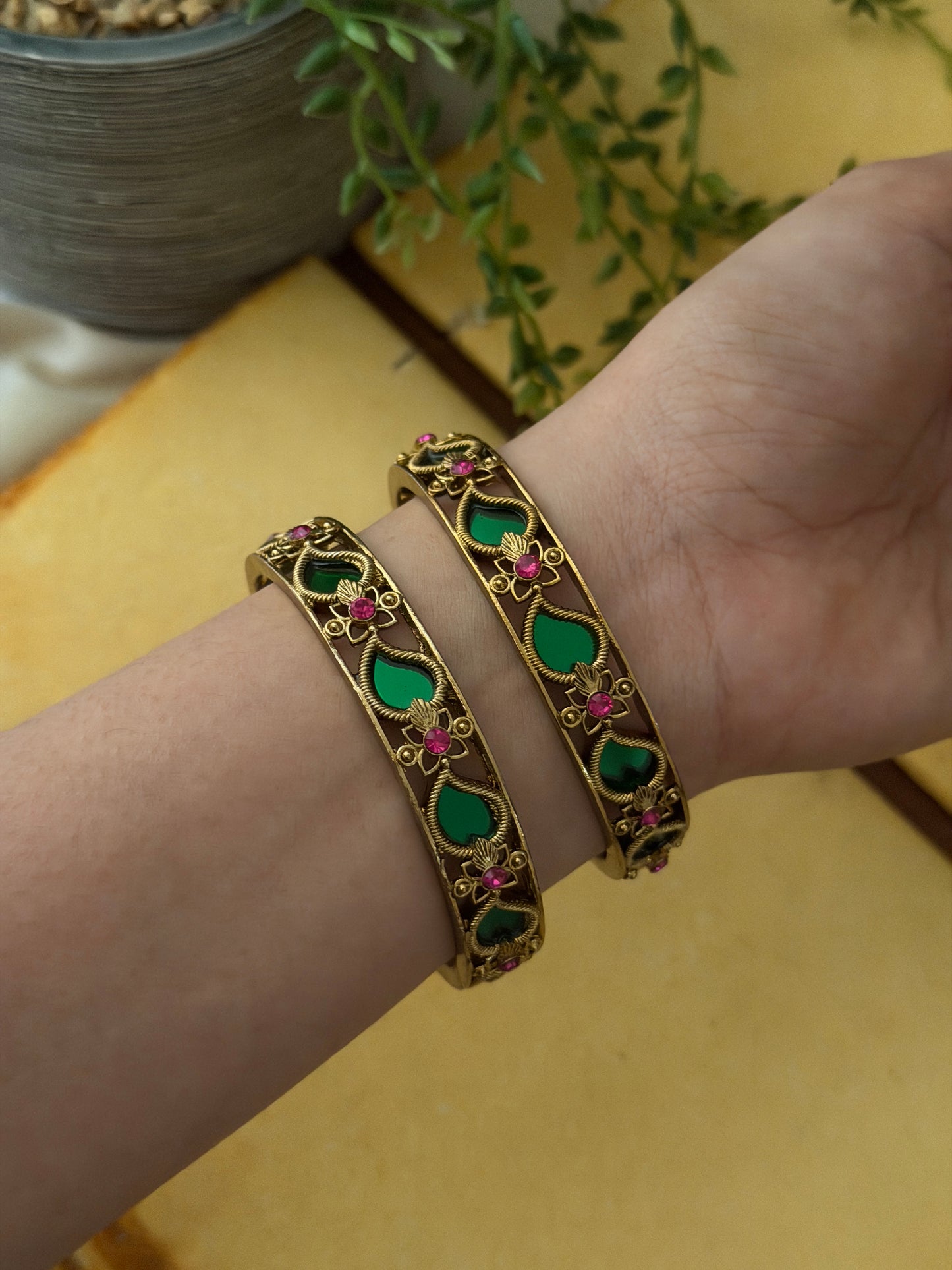 Glass Palakka Bangles