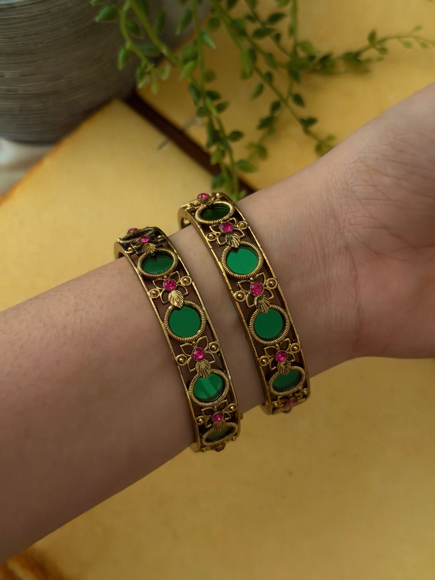 Glass Palakka Bangles