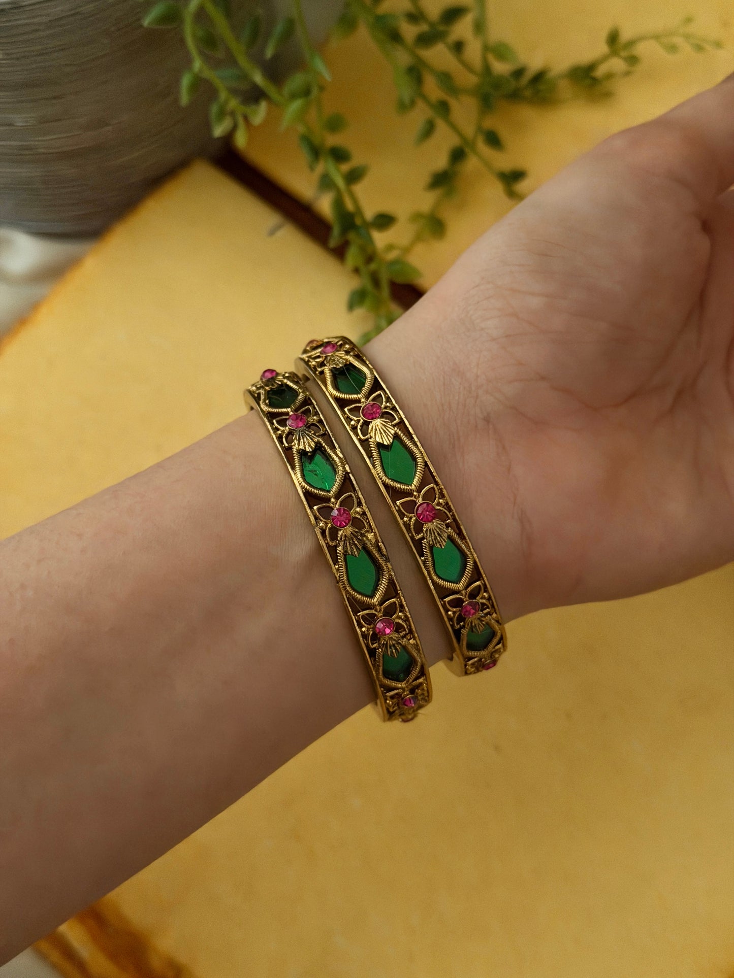 Glass Palakka Bangles