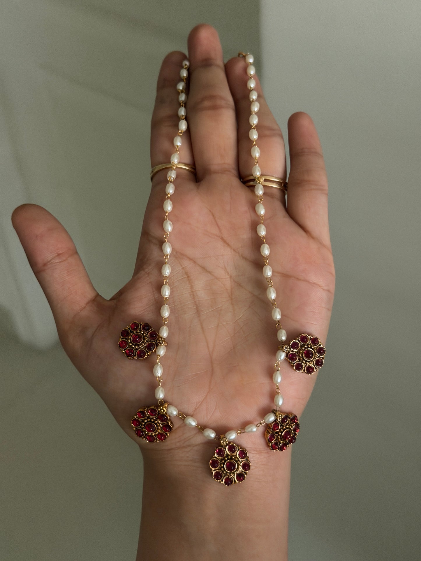 5 pendant Pearl Chain