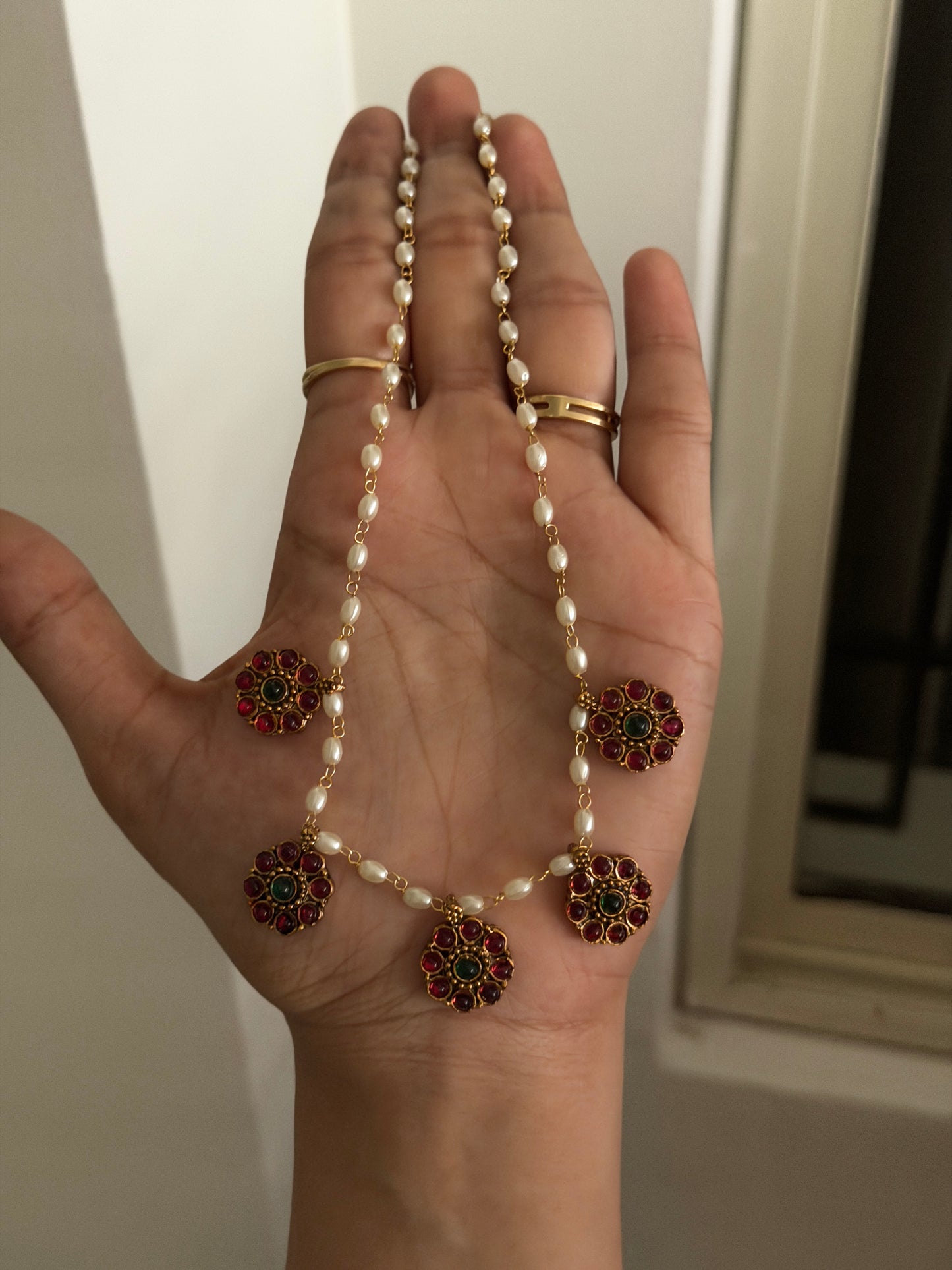 5 pendant Pearl Chain
