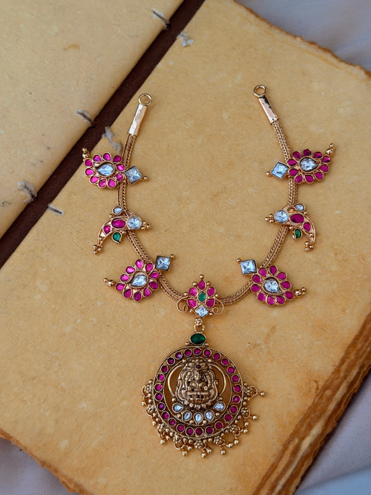 1 Gm Maanga x Machli Necklace