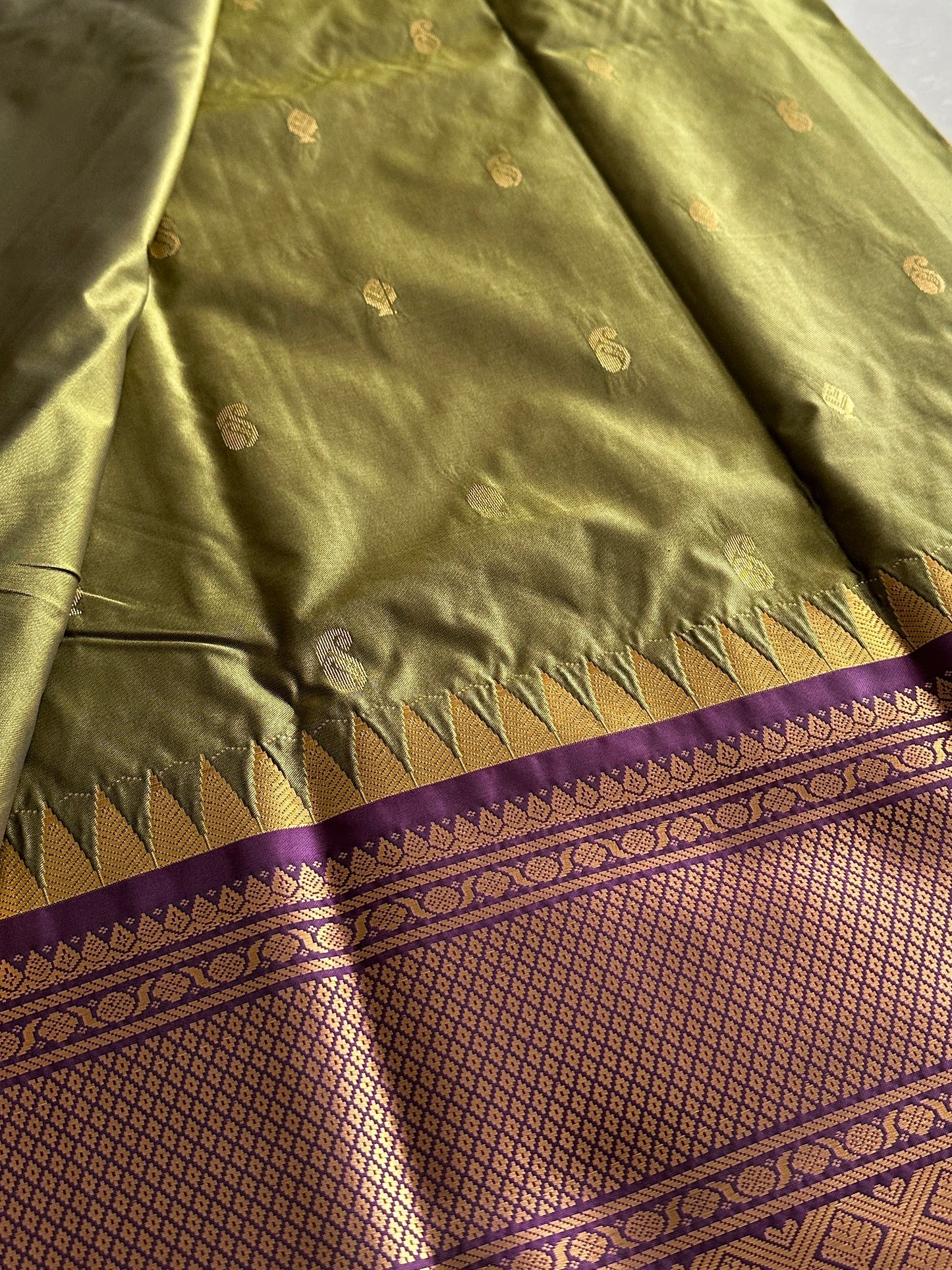 Mehendi Green Semi Kanchivaram Pattu