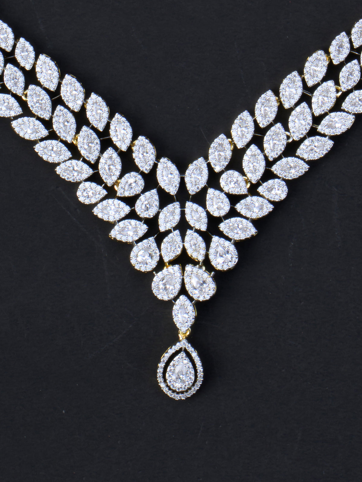 Vallari AD Necklace Set - necklace close-up