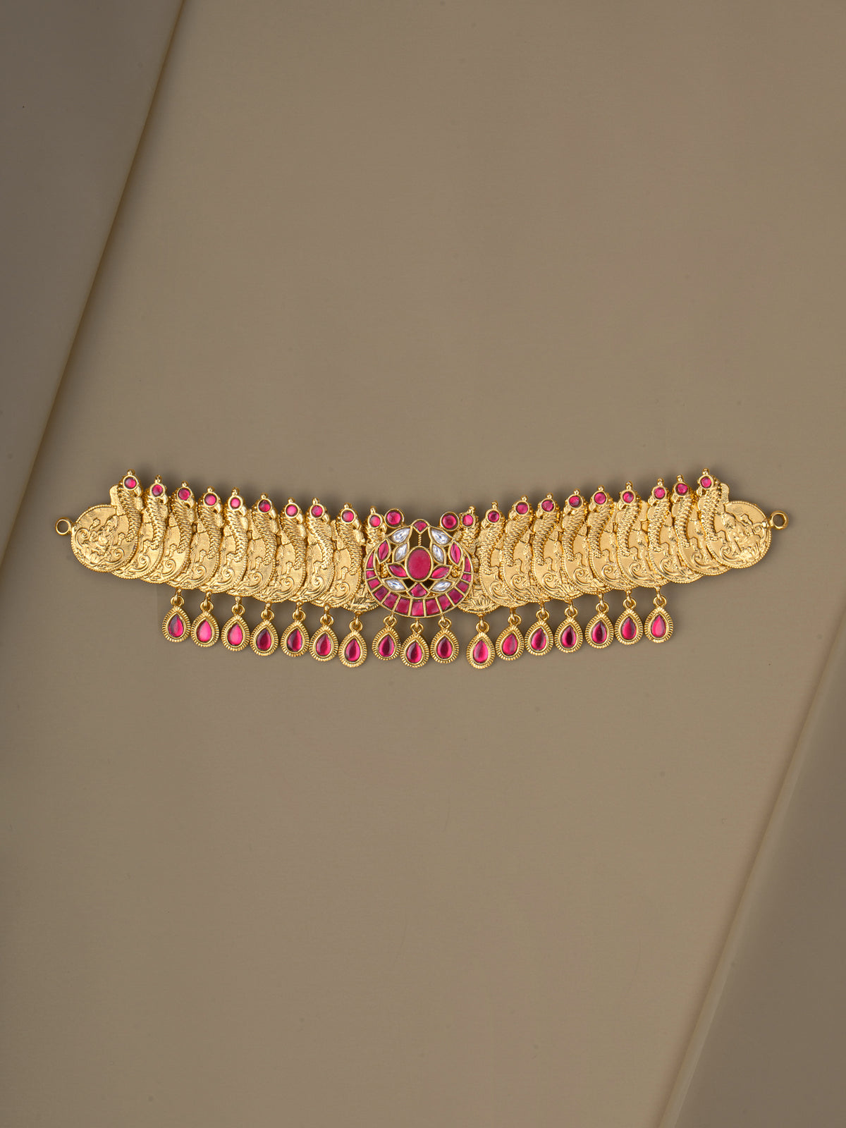 Surabhi Kaashu choker