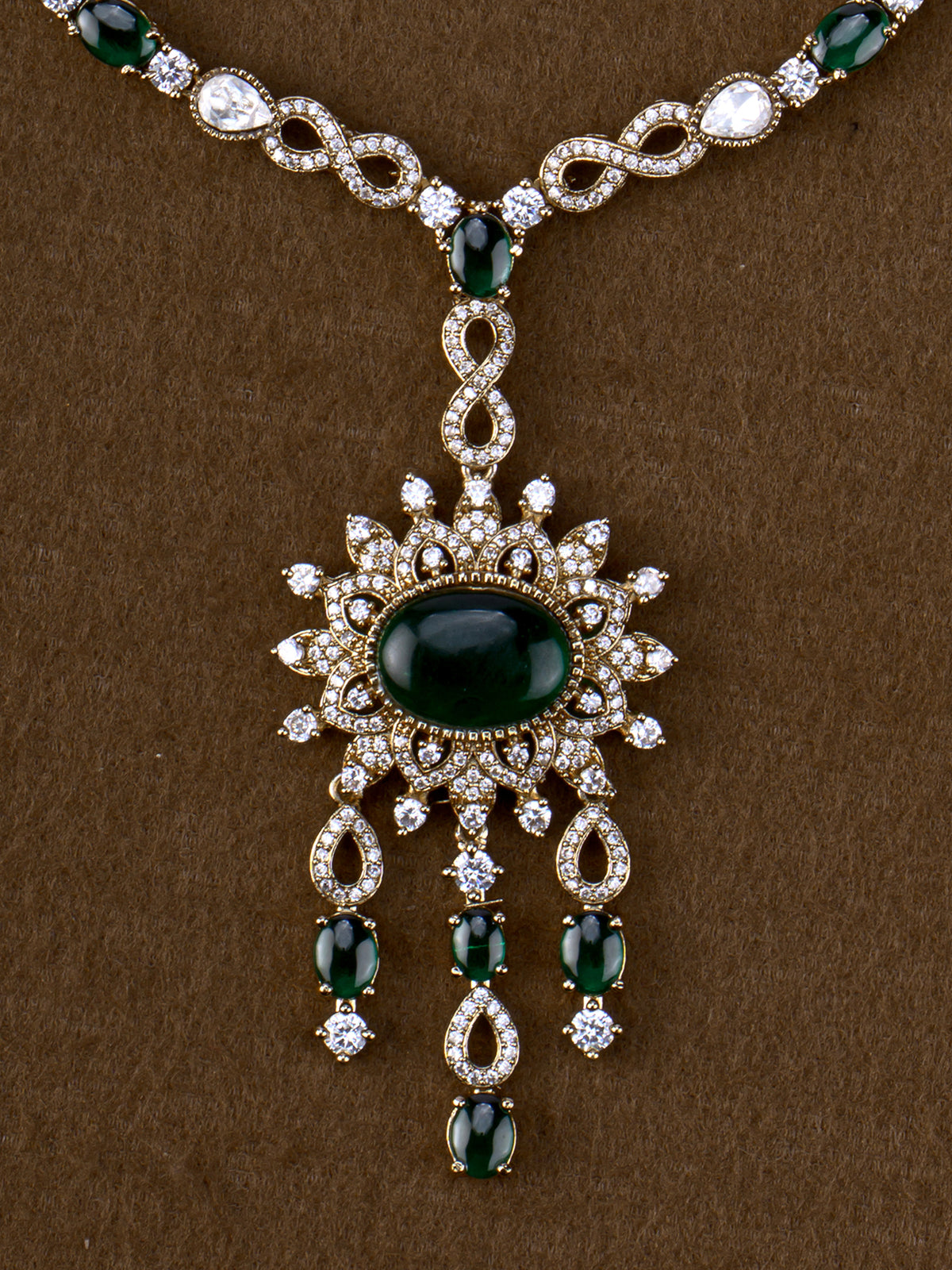 Elara Victorian Necklace Set