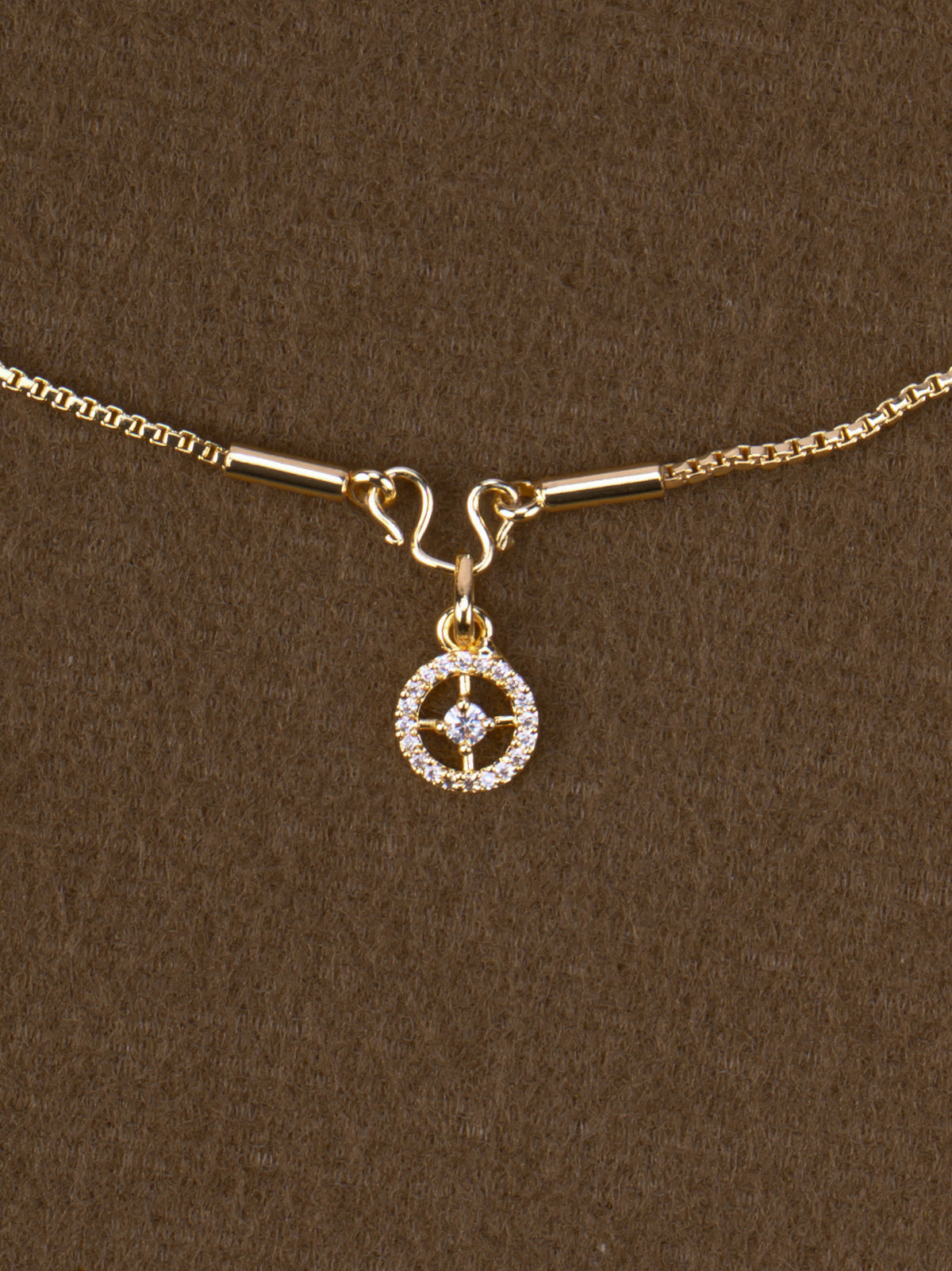 Glimmer Pendant Chain - Circle Solitaire close-up