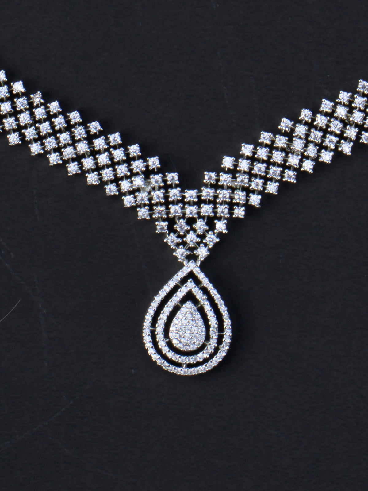 Bindu AD Necklace Set - Silver Polish necklace close-up