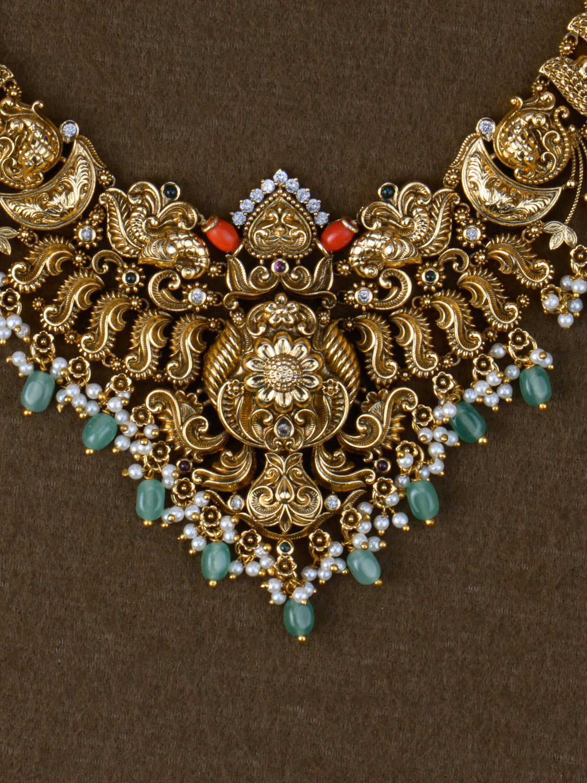 Pavazha Temple Necklace Set - necklace close-up