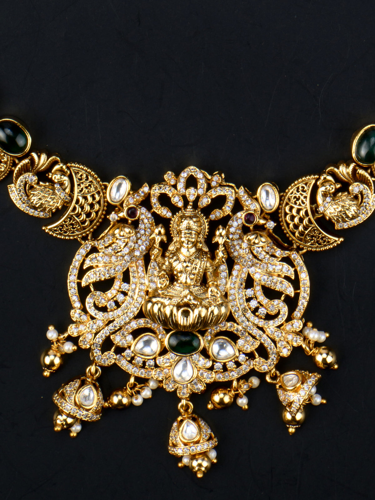 Shreya Lakshmi Temple Haaram pendant close-up