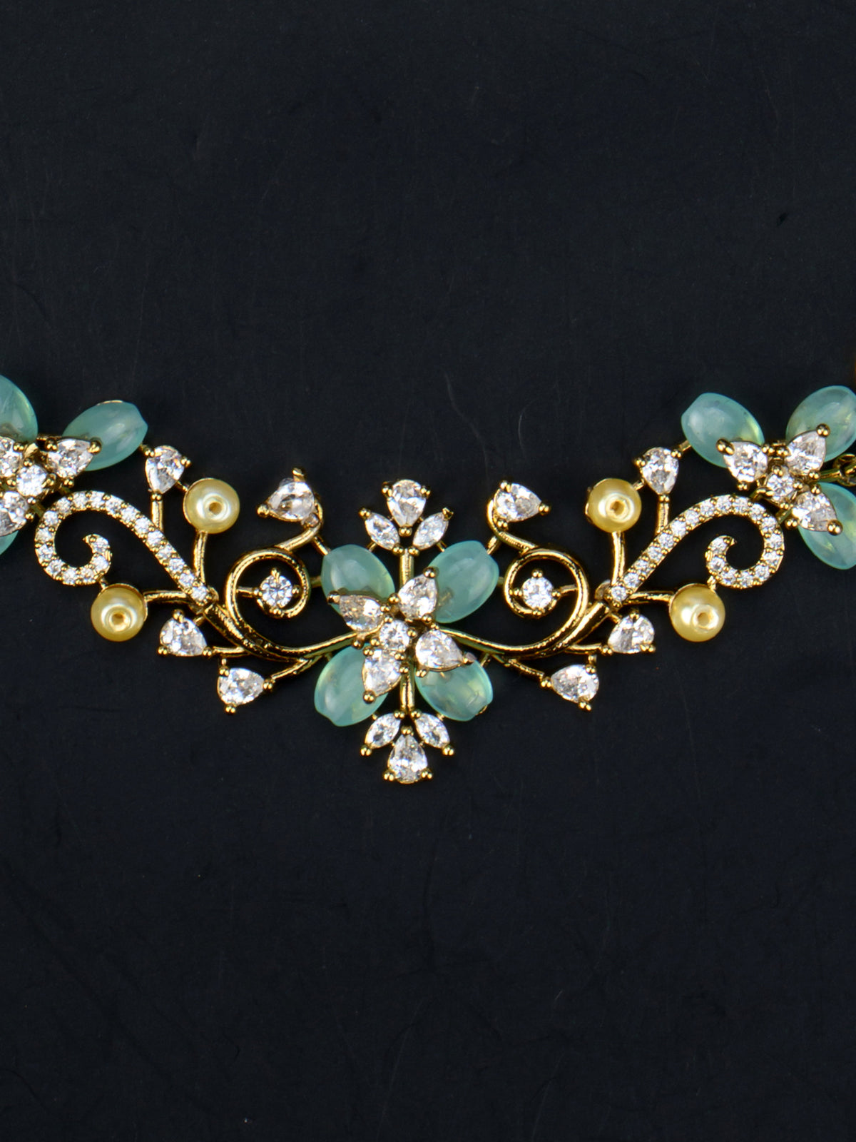Seraya Mint Diamond Necklace centre motif close-up