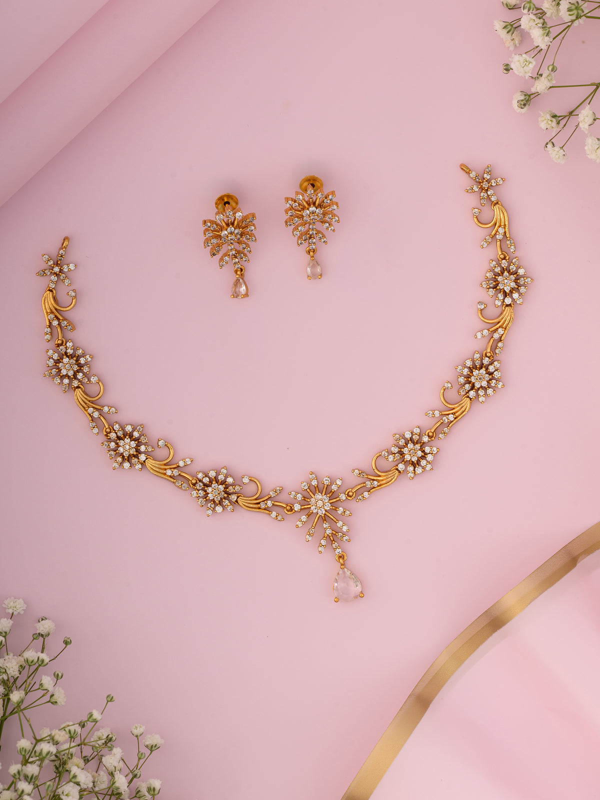 Daris AD Necklace