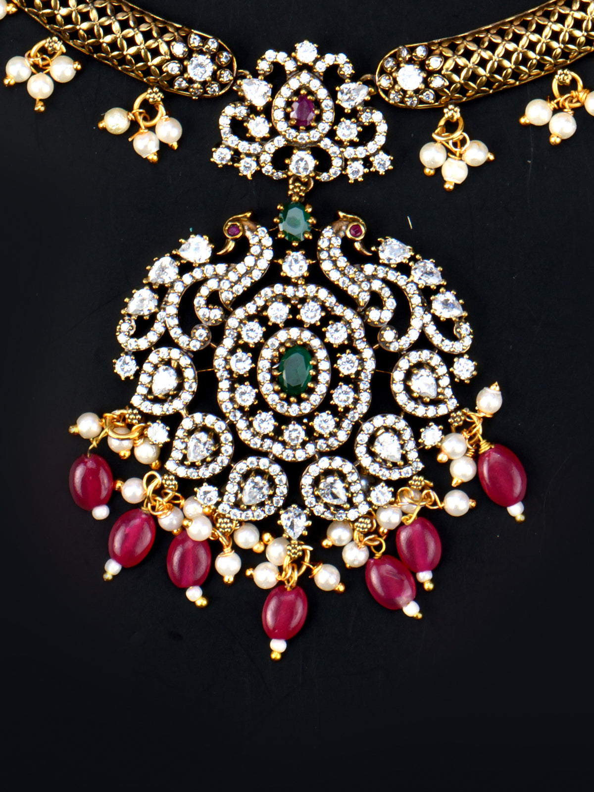 Aadhya Victorian Hasli Necklace pendant close-up