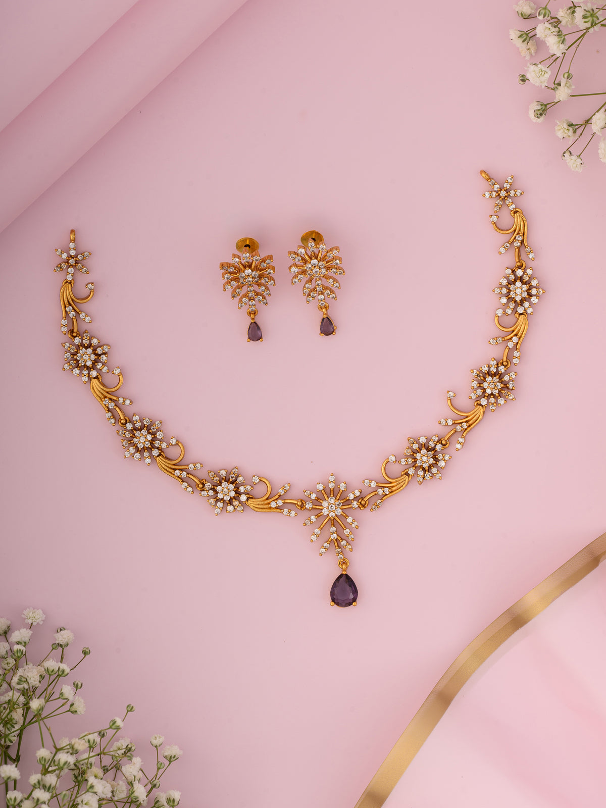 Daris AD Necklace
