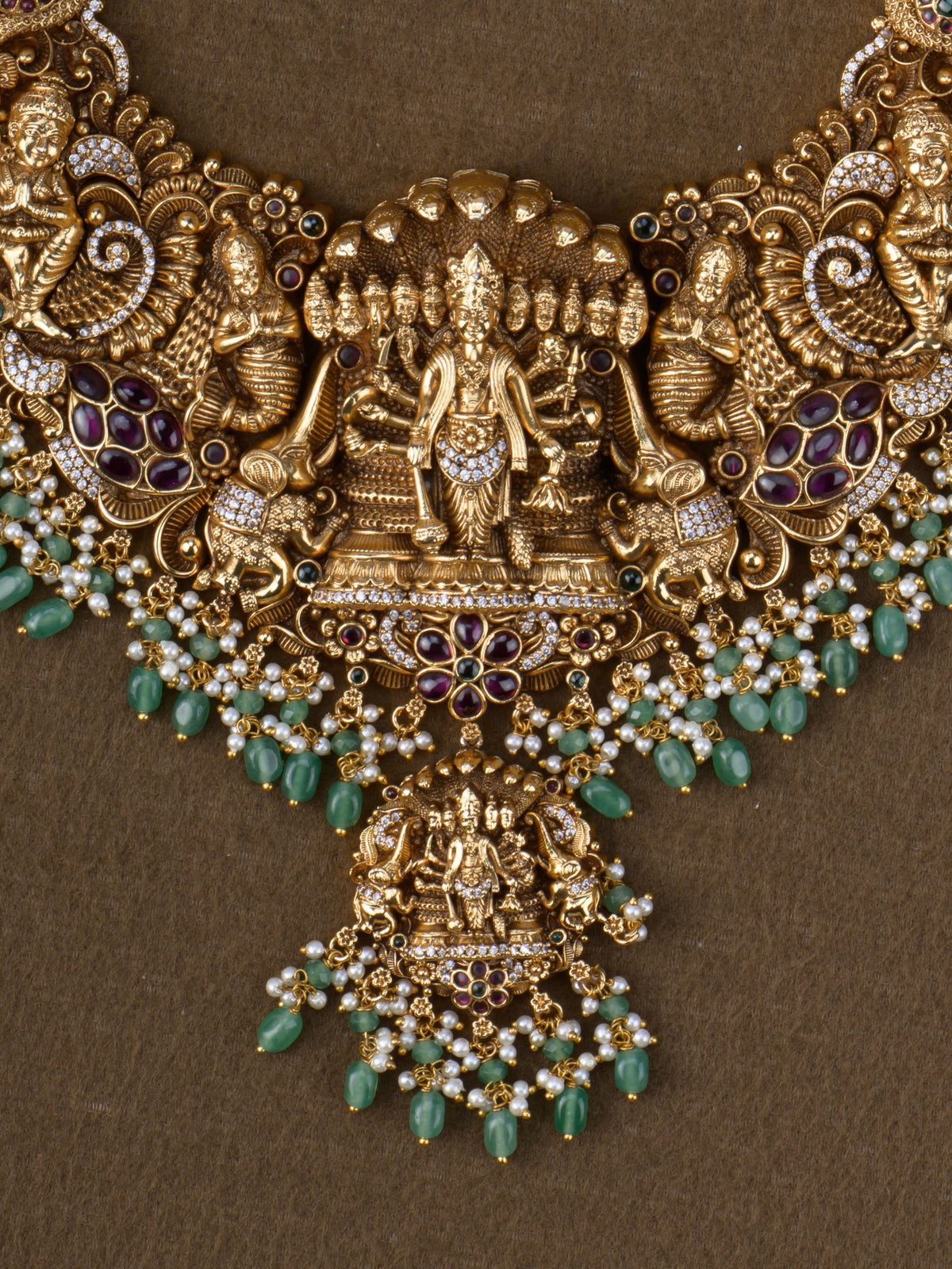 Vishwaroopa Premium Haaram - centrepiece close-up