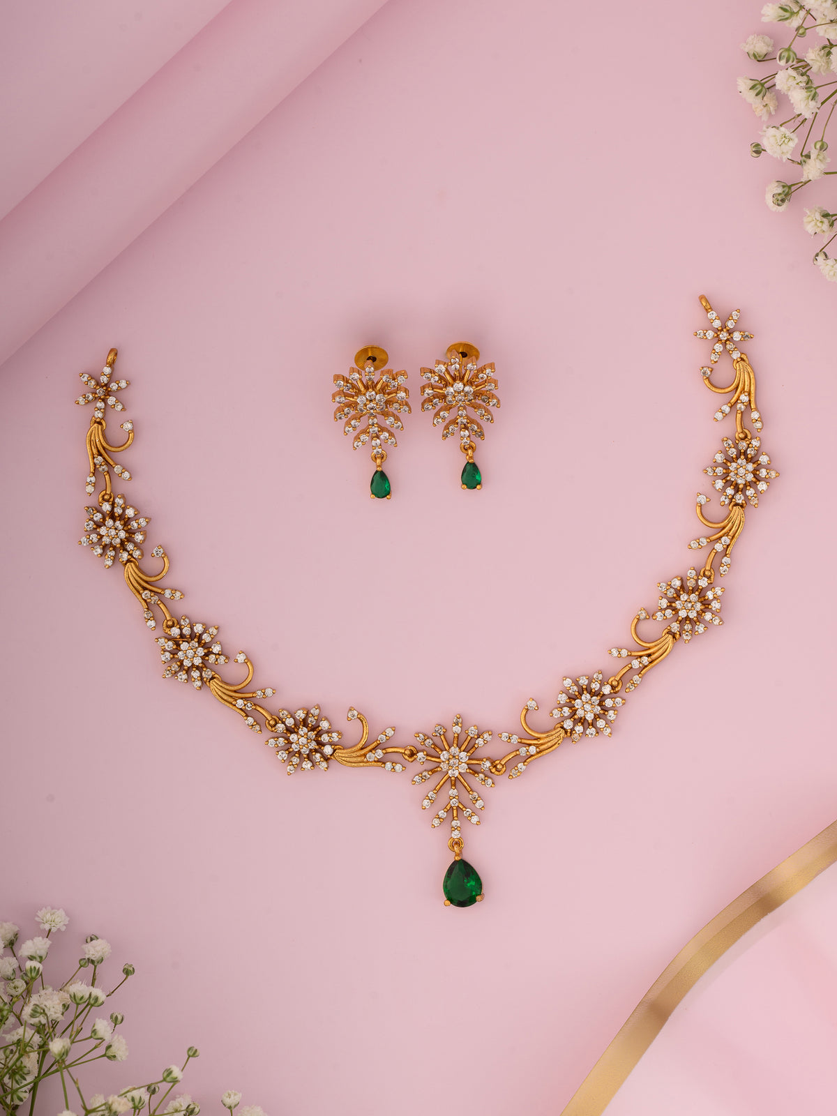 Daris AD Necklace