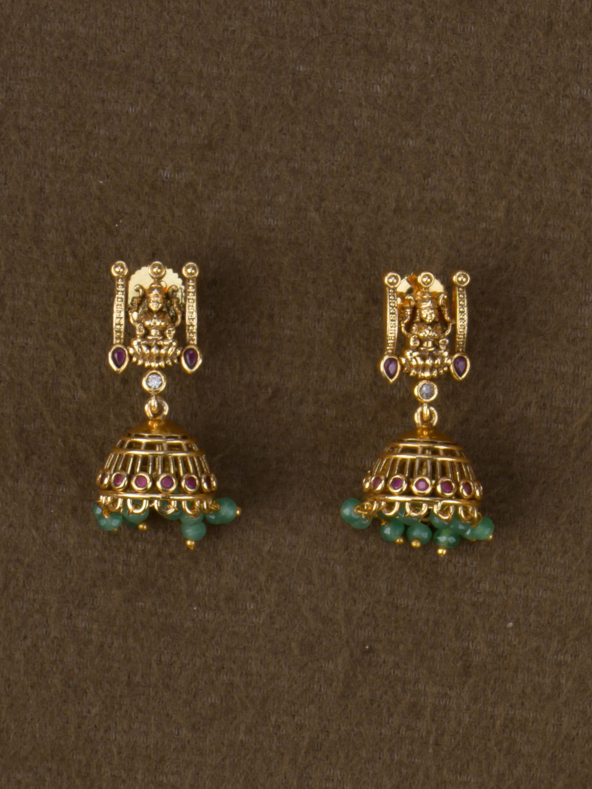 Saanvika Temple Glow Necklace Set